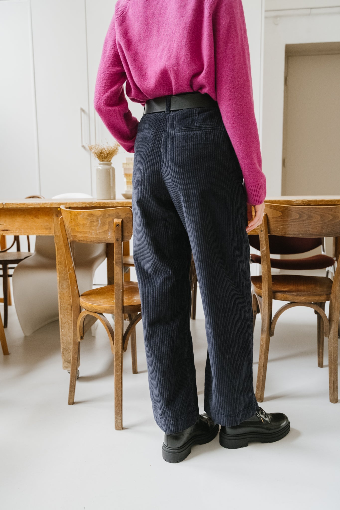 Pantalon velours en coton bio | marine "posey wide high-rise irregular corduroy pant night sky"