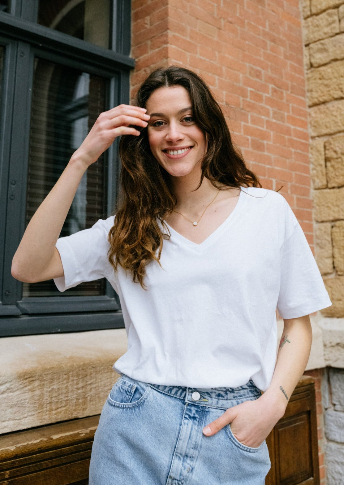 T-shirt col v en coton bio | Blanc "demikaa white"