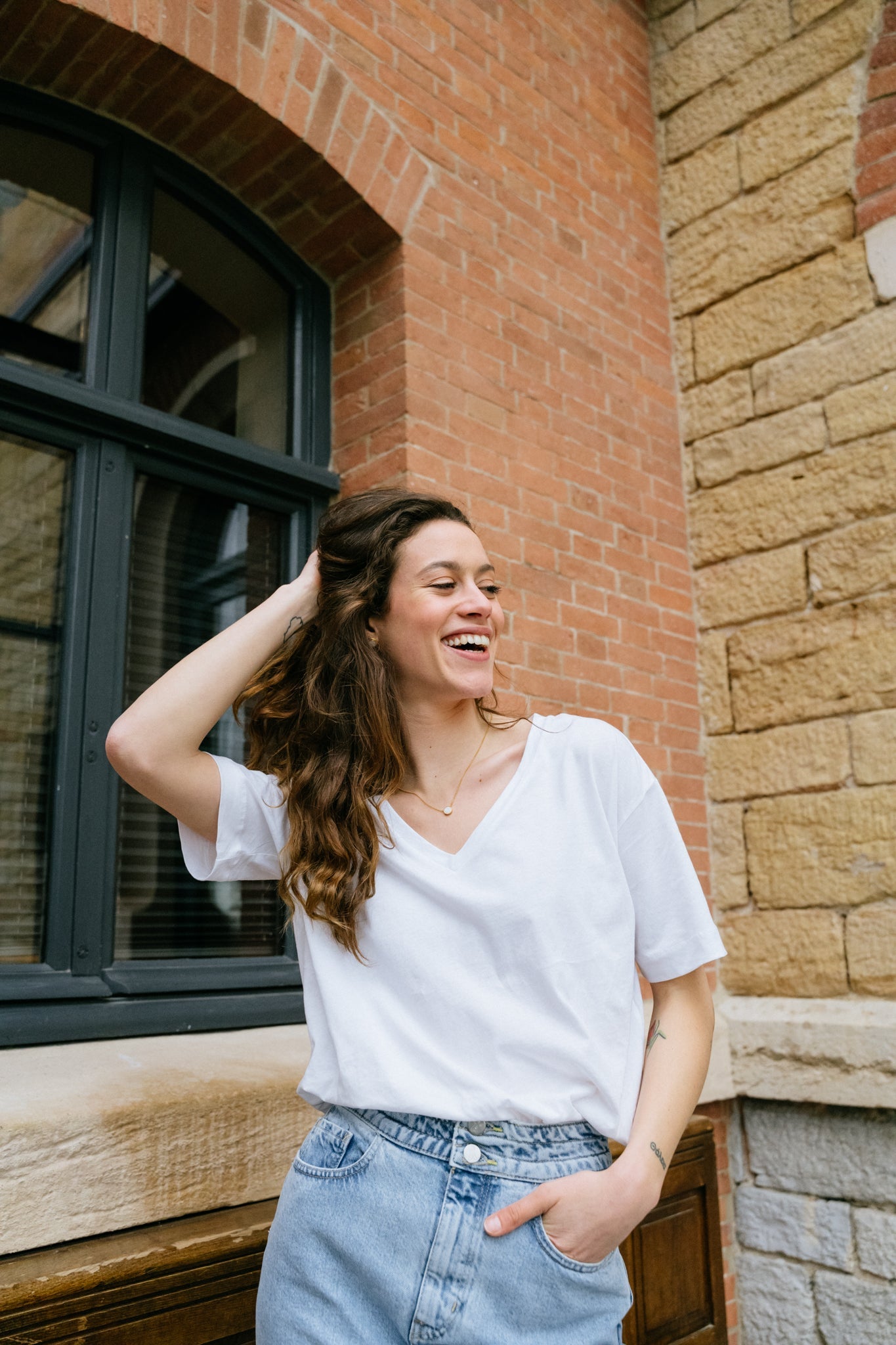 T-shirt col v en coton bio | Blanc "demikaa white"