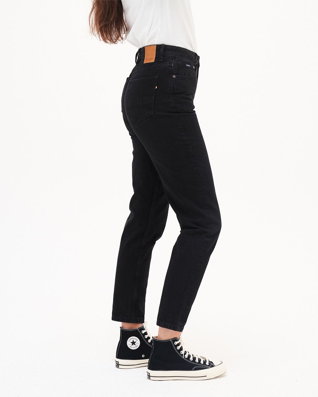 Jean mom en coton bio | noir "nora loose tapered vintage black"
