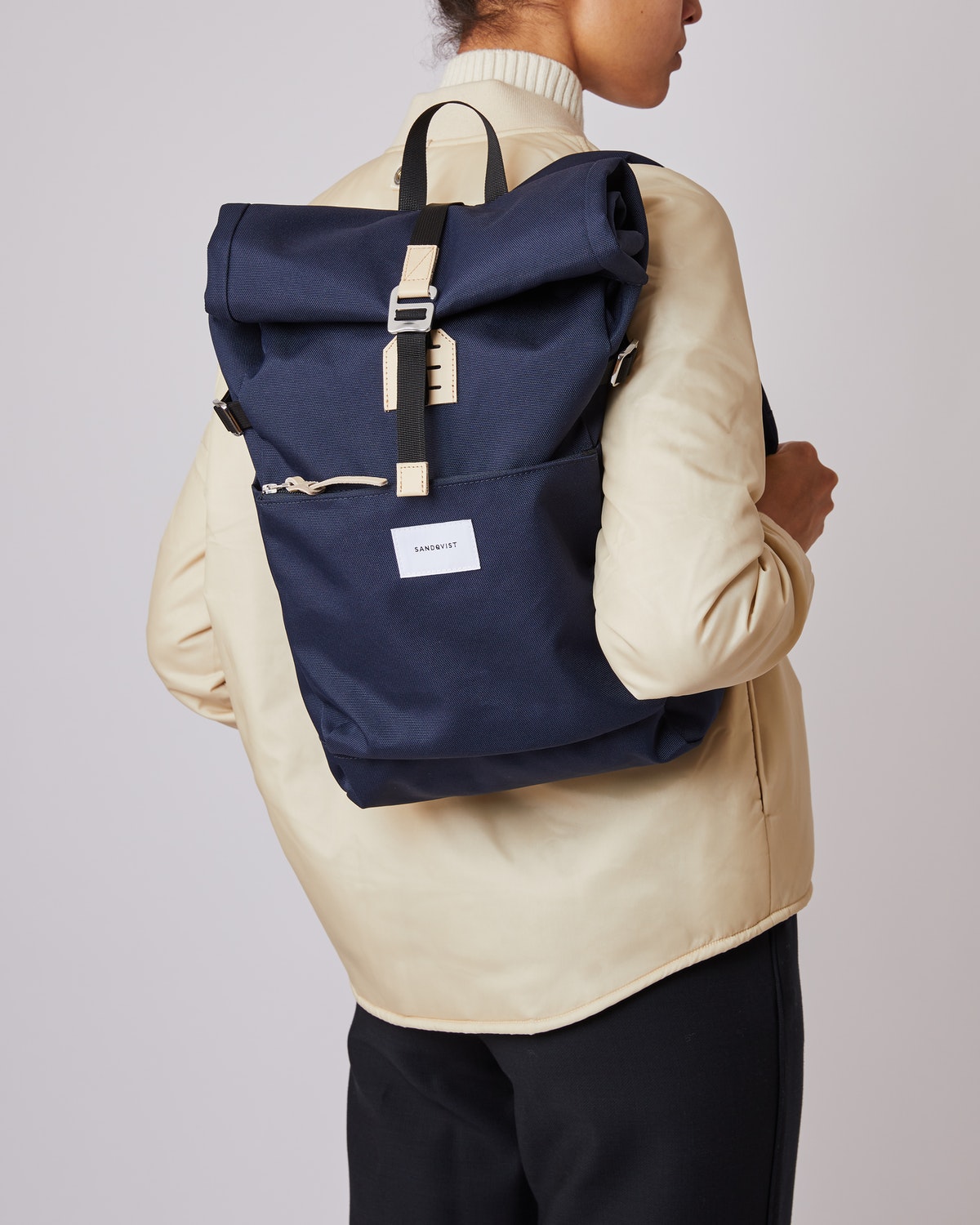 Sac à dos rolltop en matière recyclée | marine "Ilon navy with natural leather"