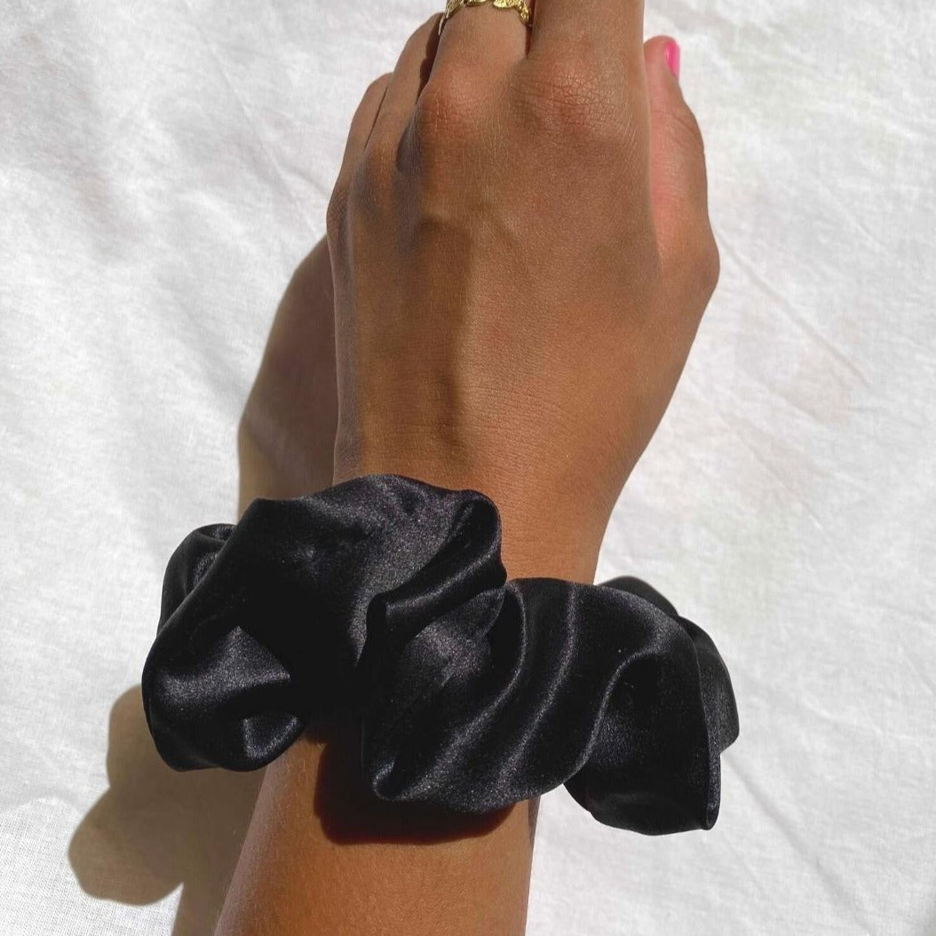 Chouchou en satin de soie upcyclée | noire "noir"