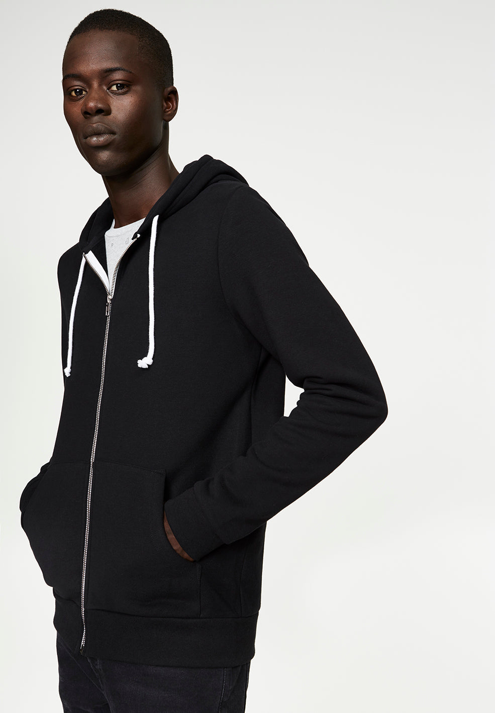 Sweat à capuche zippé noir en coton bio et polyester recyclé - Joaa