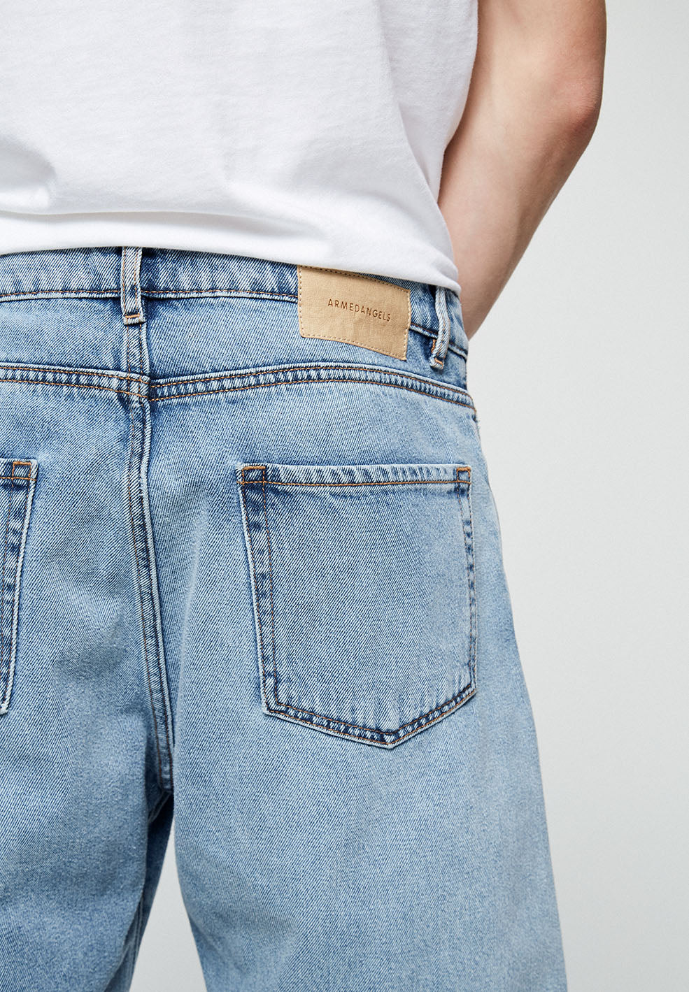 Short jean bleu clair délavé en coton bio - Haauke