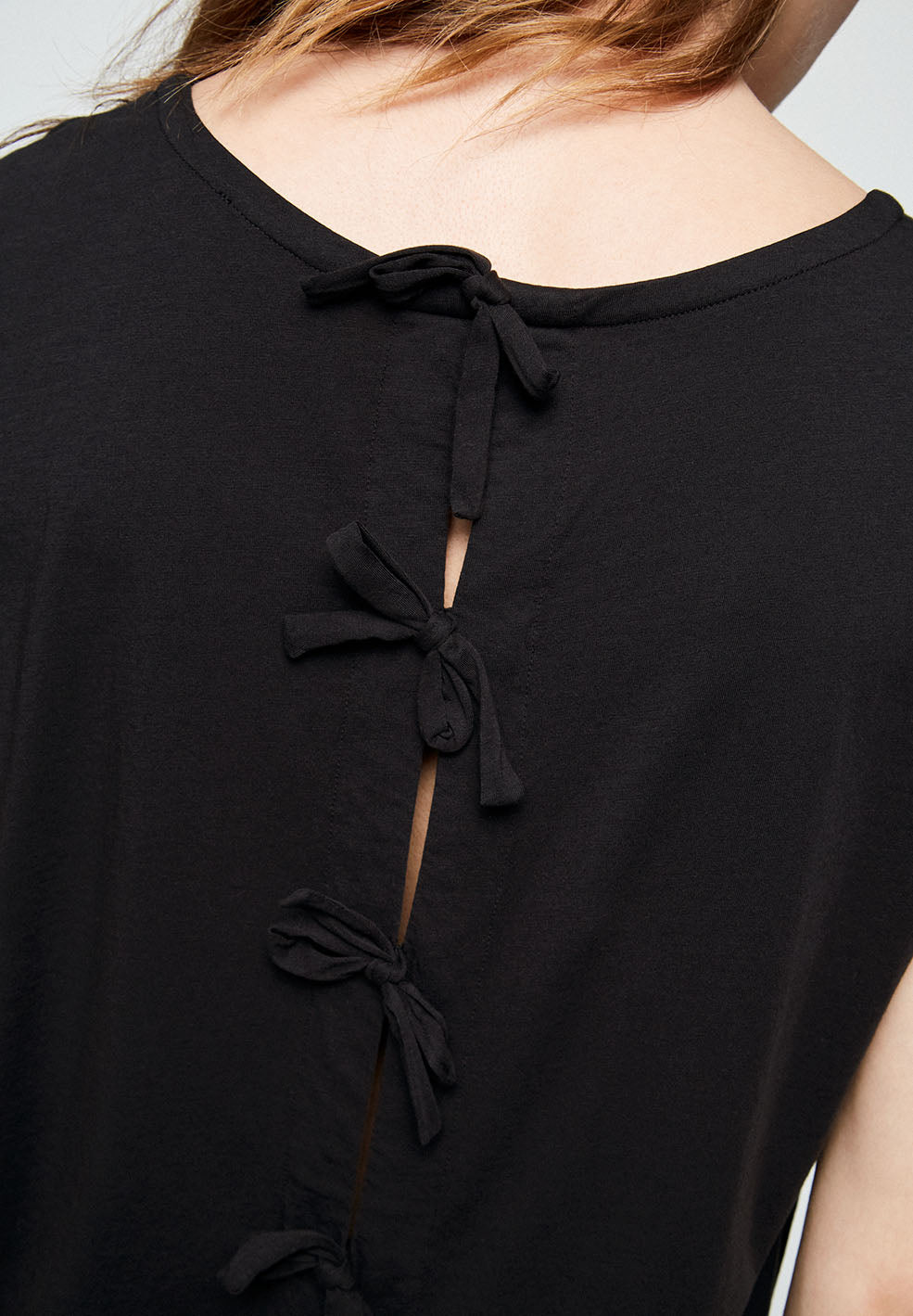T-shirt avec nœuds noir en coton bio - Ilkaa