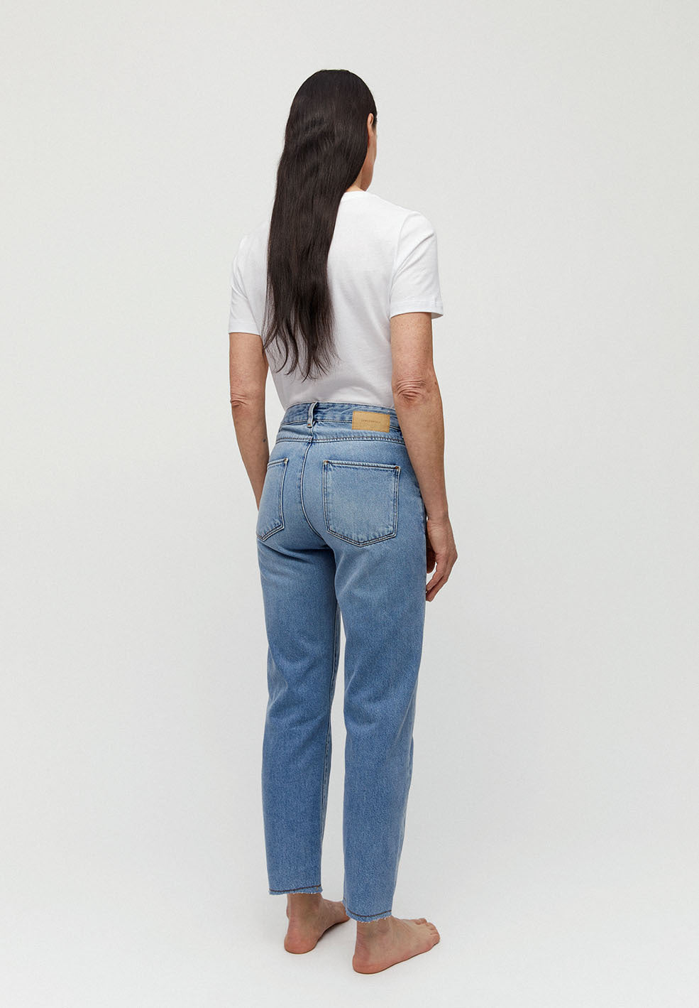 Jean droit bleu clair en coton bio -  Fjellaa cropped mid blue