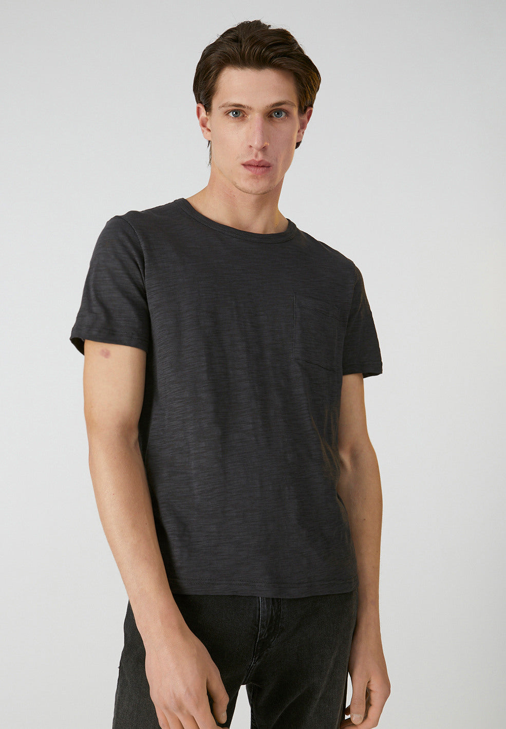 T-shirt avec poche gris chiné foncé en coton bio - Paaul pocket
