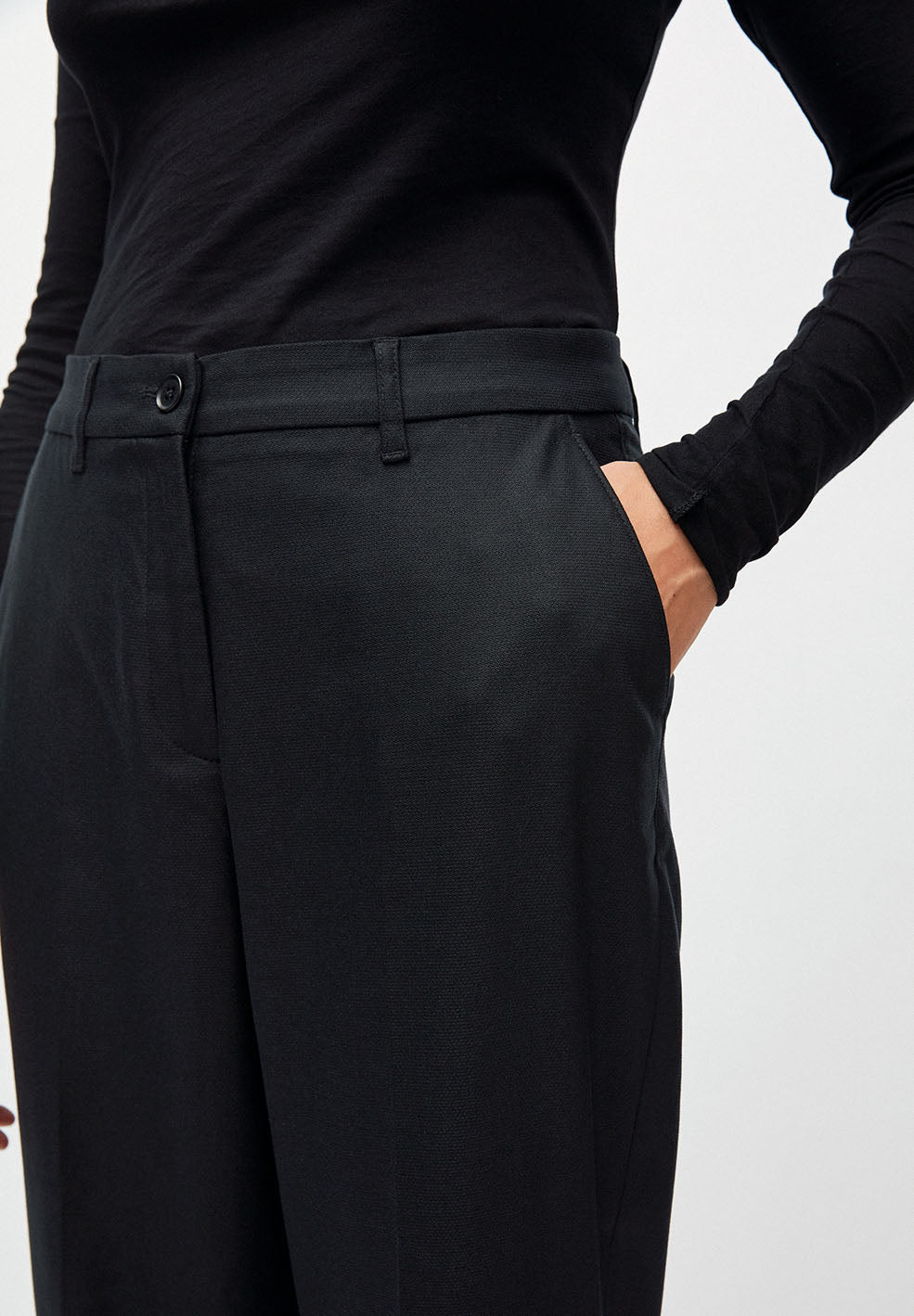 Pantalon à pinces noir en tencel - herttaa