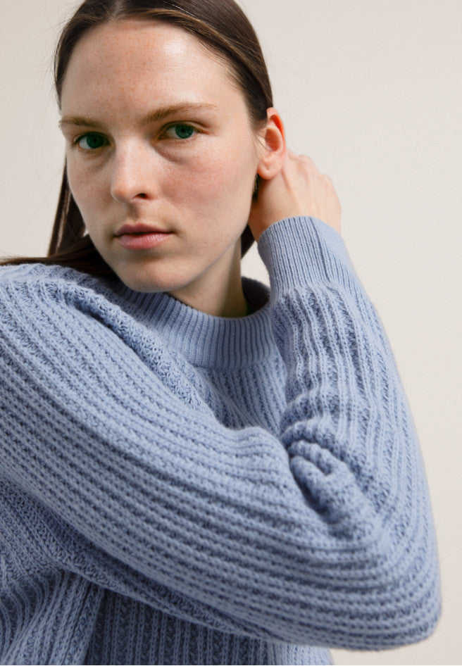 Pull en maille bleu ciel en coton bio et laine bio - Hinaa