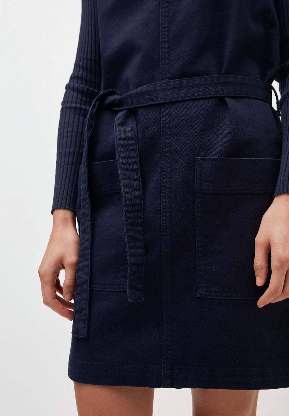 Robe salopette cintrée marine en coton bio - Leoniaa