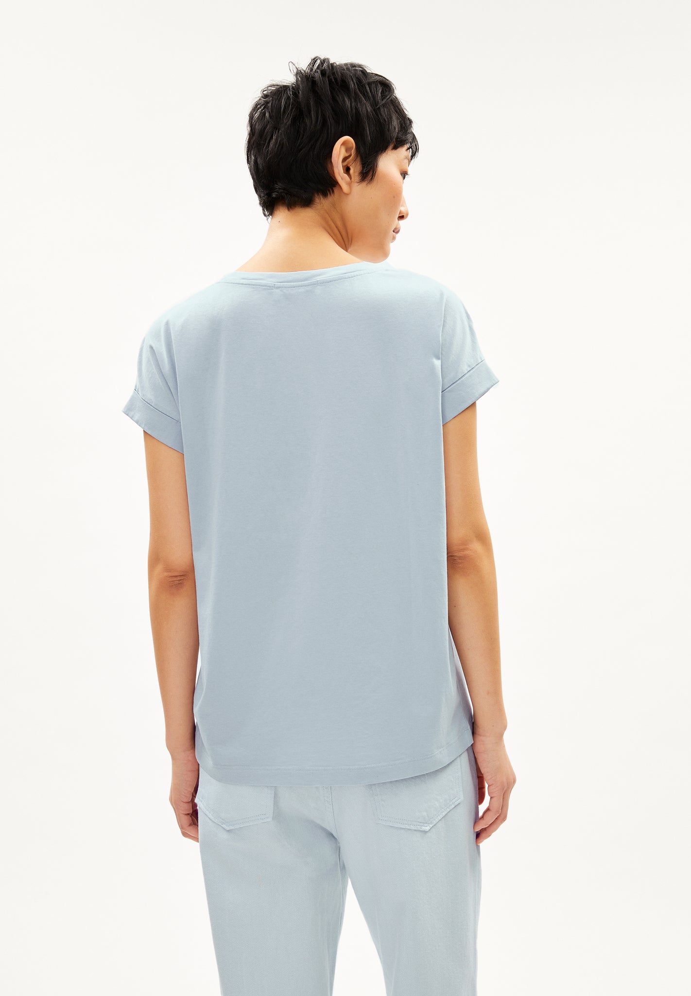 T-shirt bleu ciel en coton bio - idaara morning sky