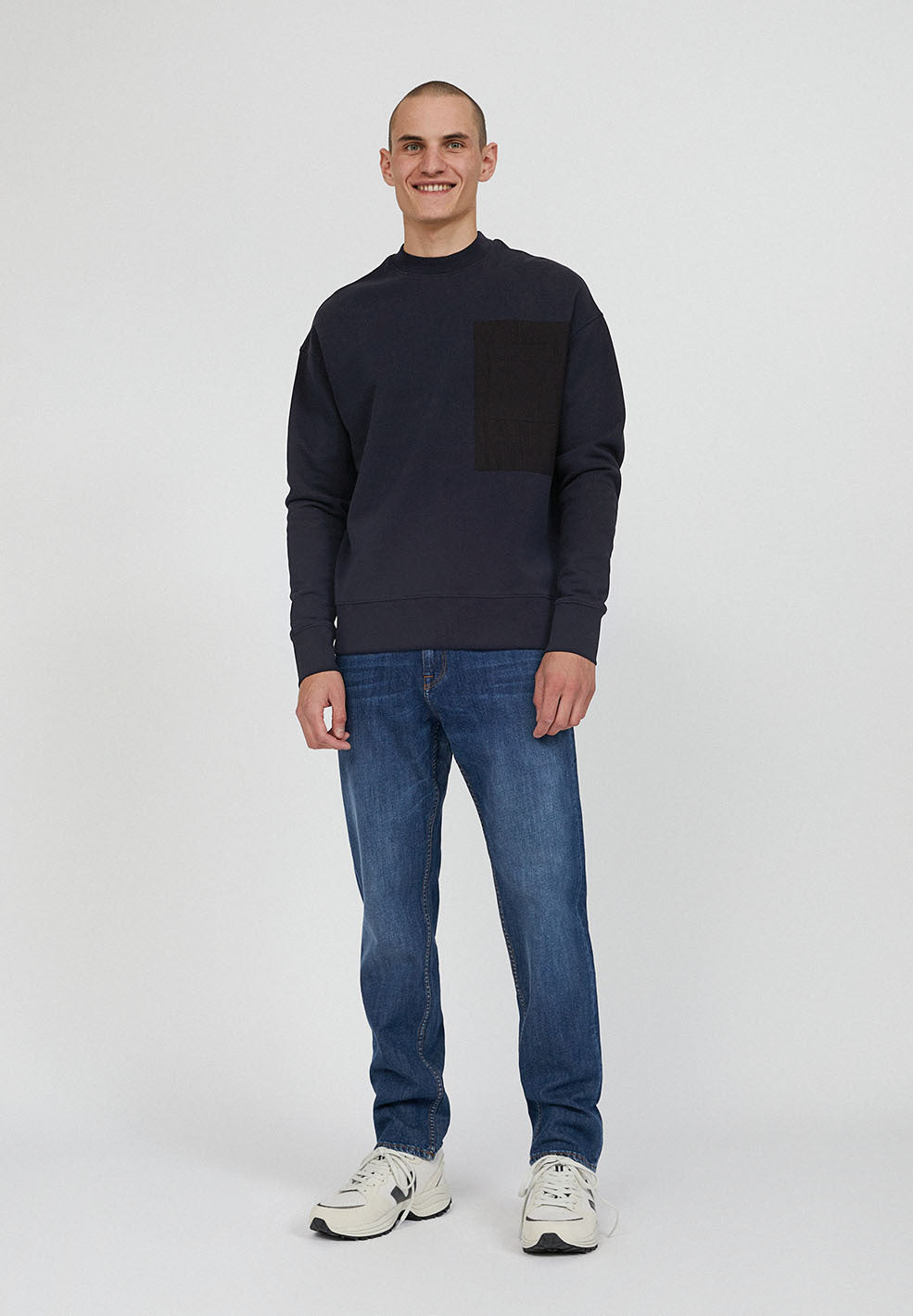 Sweat marine avec poche en coton bio - baadro pocket