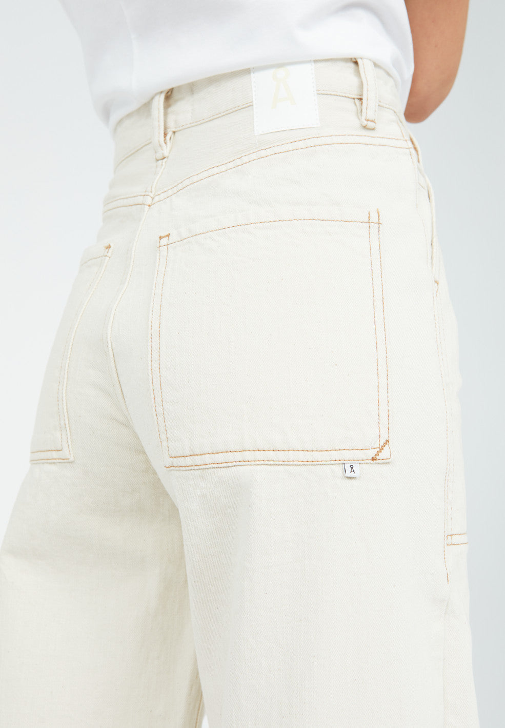 Jean évasé écru en coton bio non teint - NESSAA CR. WORKER UNDYED