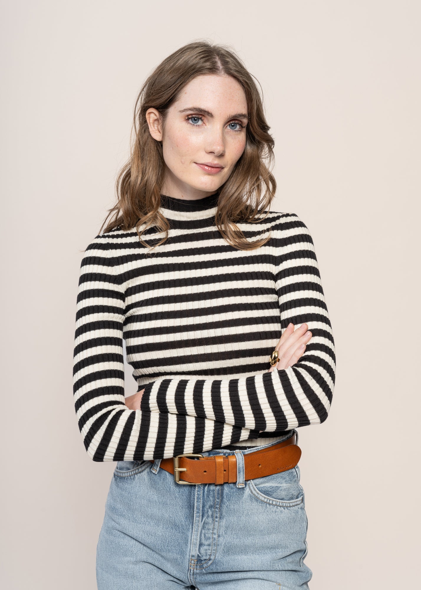 Sous-pull côtelé en coton bio | Rayé noir et blanc "alaania striped black-oatmilk"
