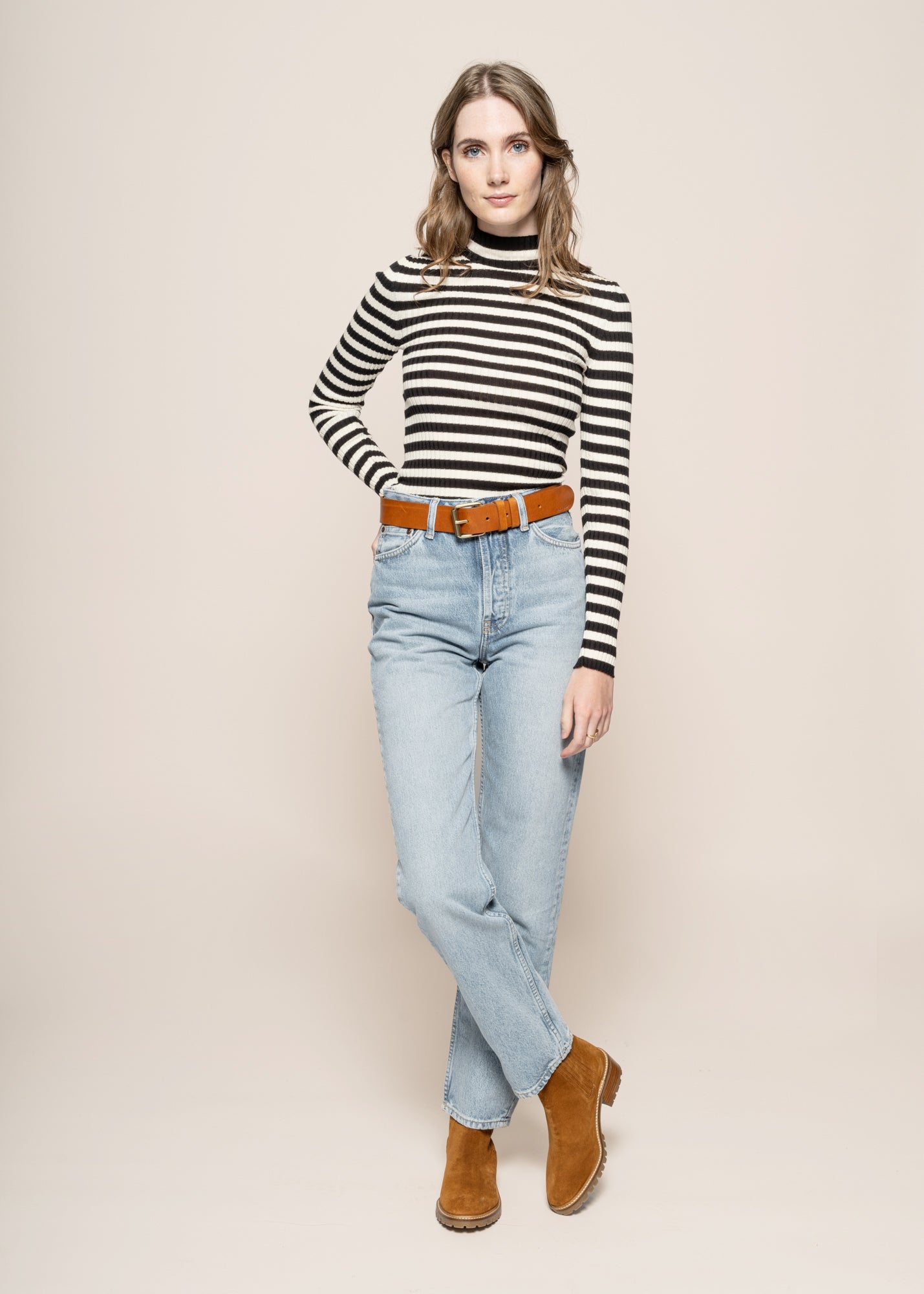 Sous-pull côtelé en coton bio | Rayé noir et blanc "alaania striped black-oatmilk"