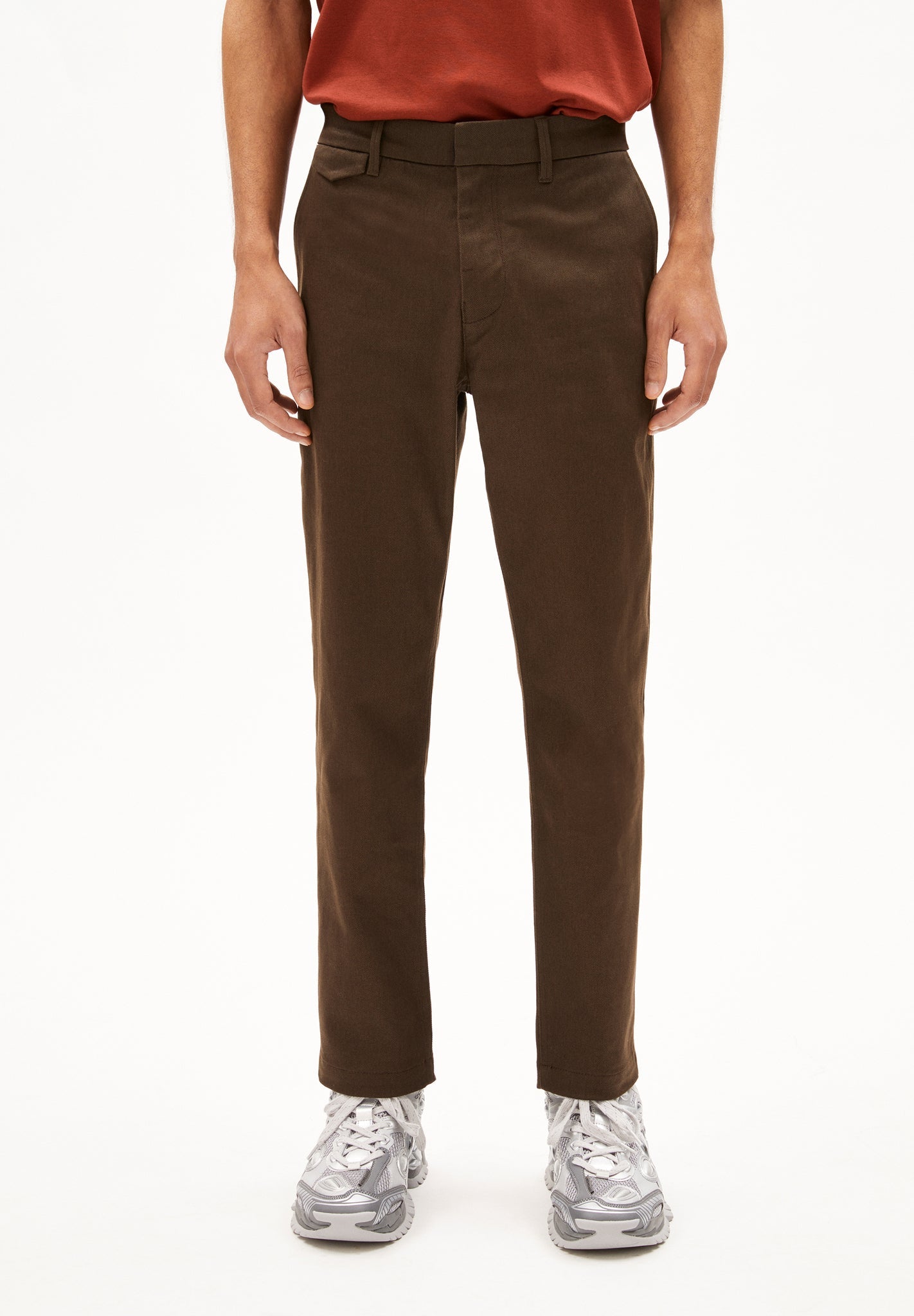 Pantalon chino en coton bio et recyclé | marron "alvaaro premium earth"