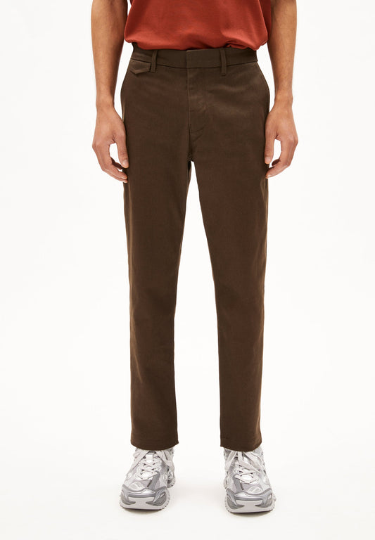 Pantalon chino en coton bio et recyclé | marron "alvaaro premium earth"