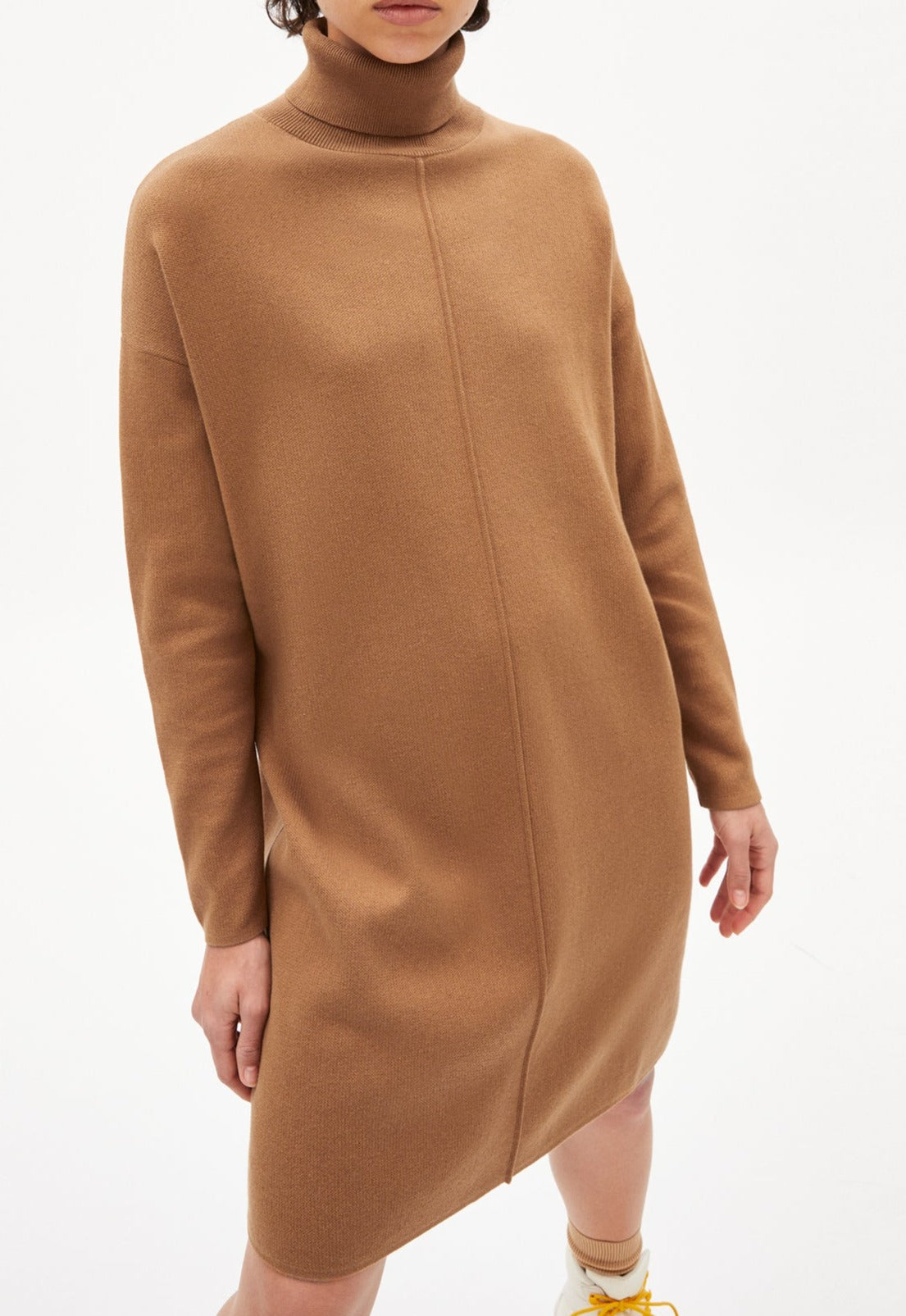 Robe pull camel en coton bio - stinaa cedar wood