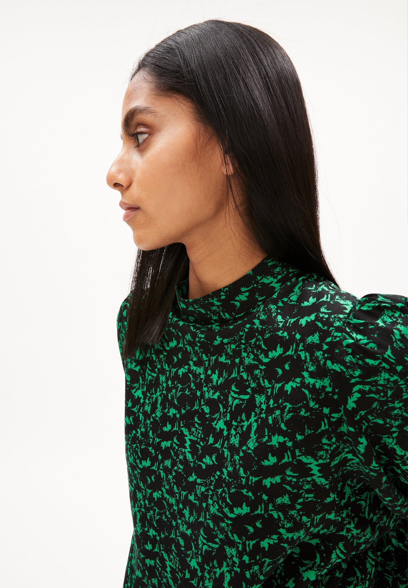 Blouse col cheminée à motifs en viscose ecovero - maacy abstract flash green