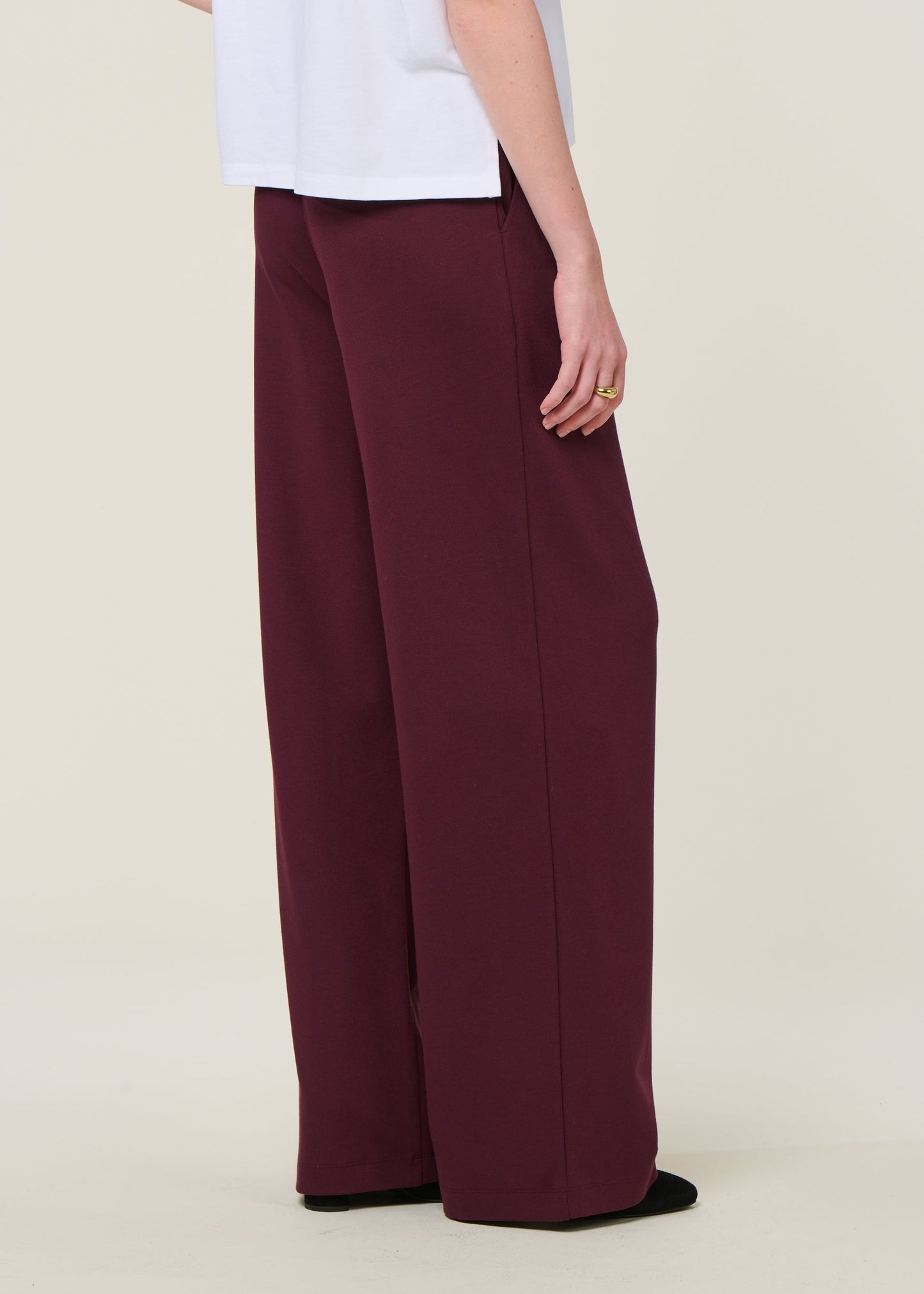 Pantalon en ecovero et matière recyclée | bordeaux "himaari - dark cranberry"