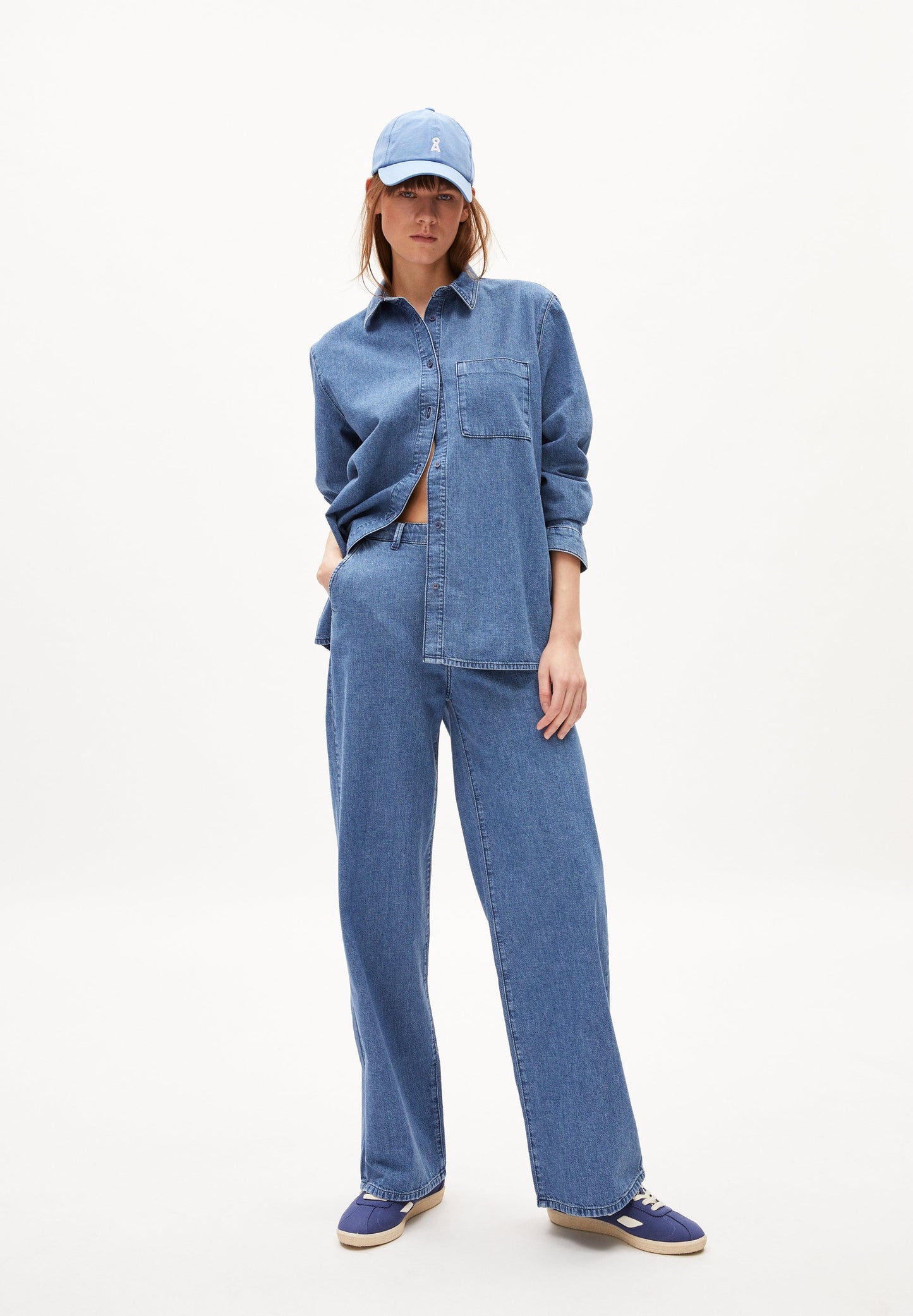 Chemise en jean en coton bio et matière recyclée | bleu "jeaanne demi iced indigo"