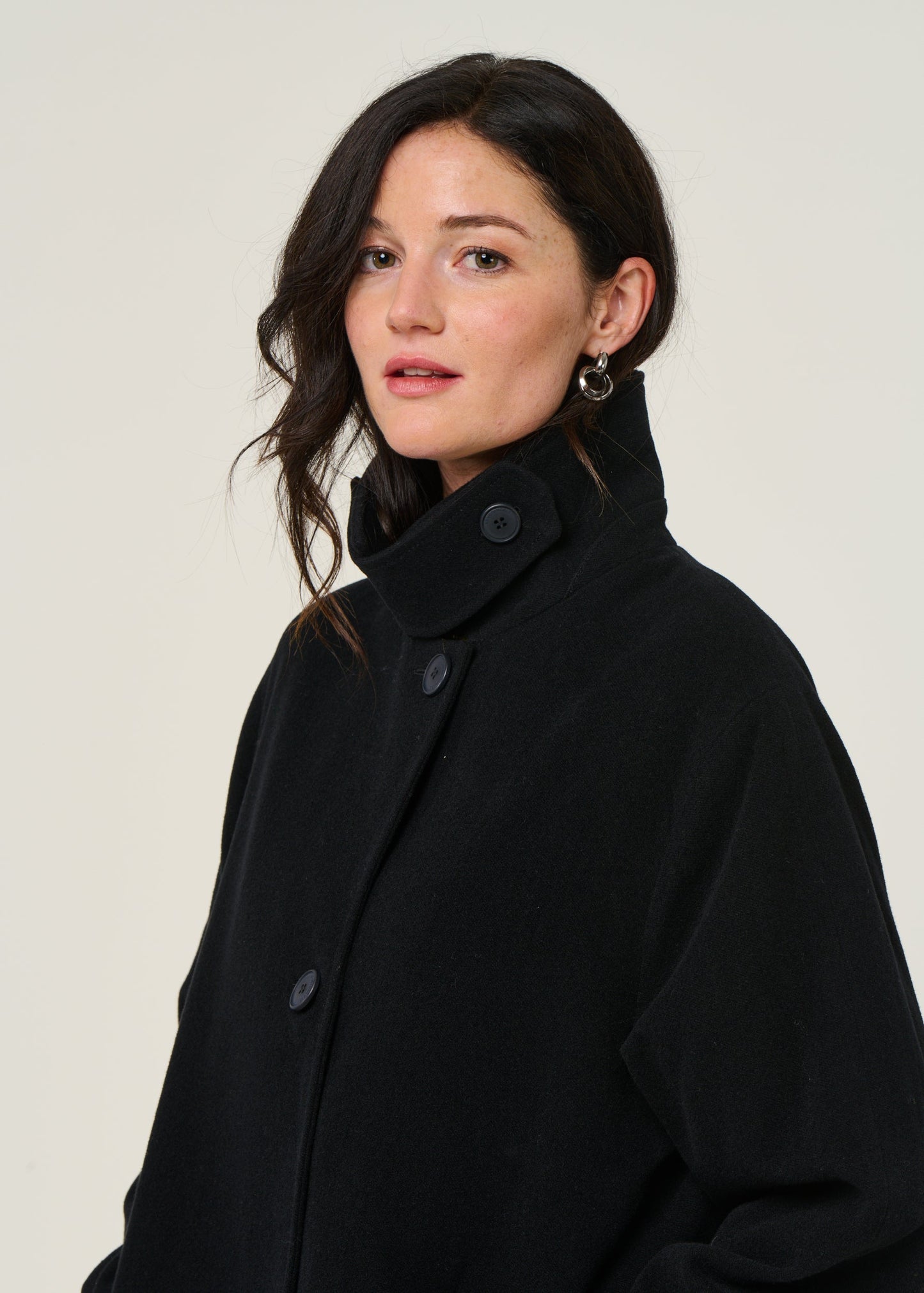 Manteau long en laine bio | noir "vaanoise wool - black"
