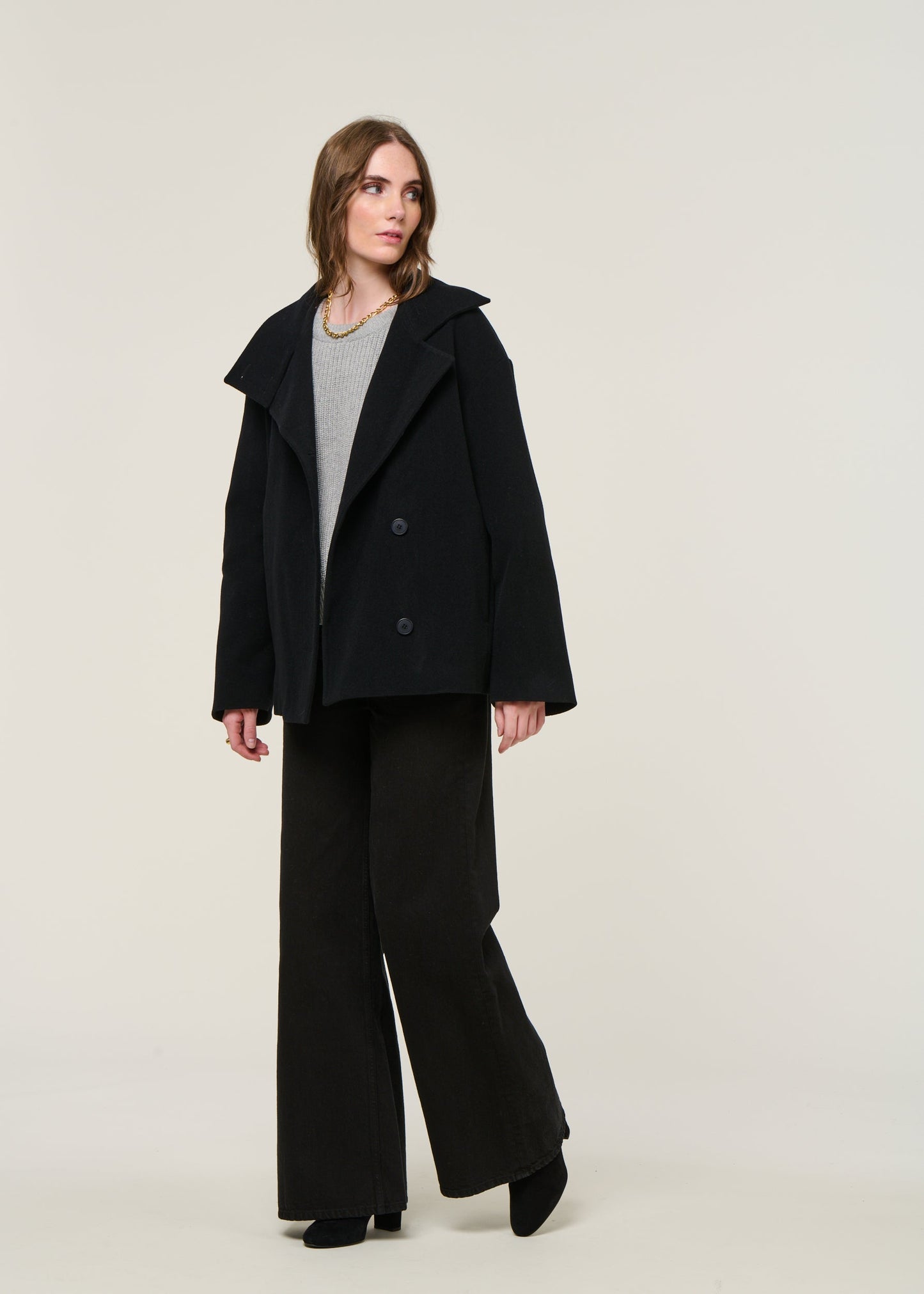 Manteau court en laine bio | noir "majelaa wool - black"