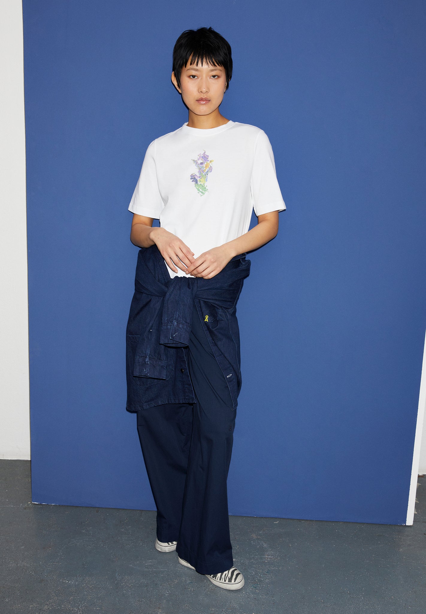 T-shirt manches courtes en coton bio | Blanc "layaa melted flower white"