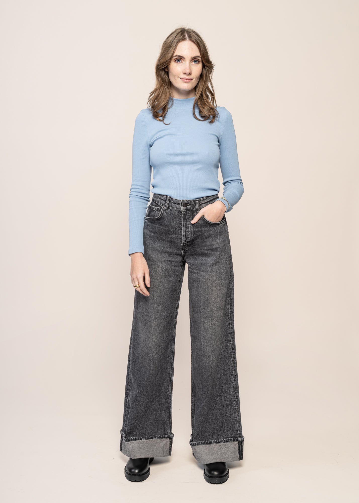 Jean ample en coton bio et recyclé | gris "blinaa washed obsidian"