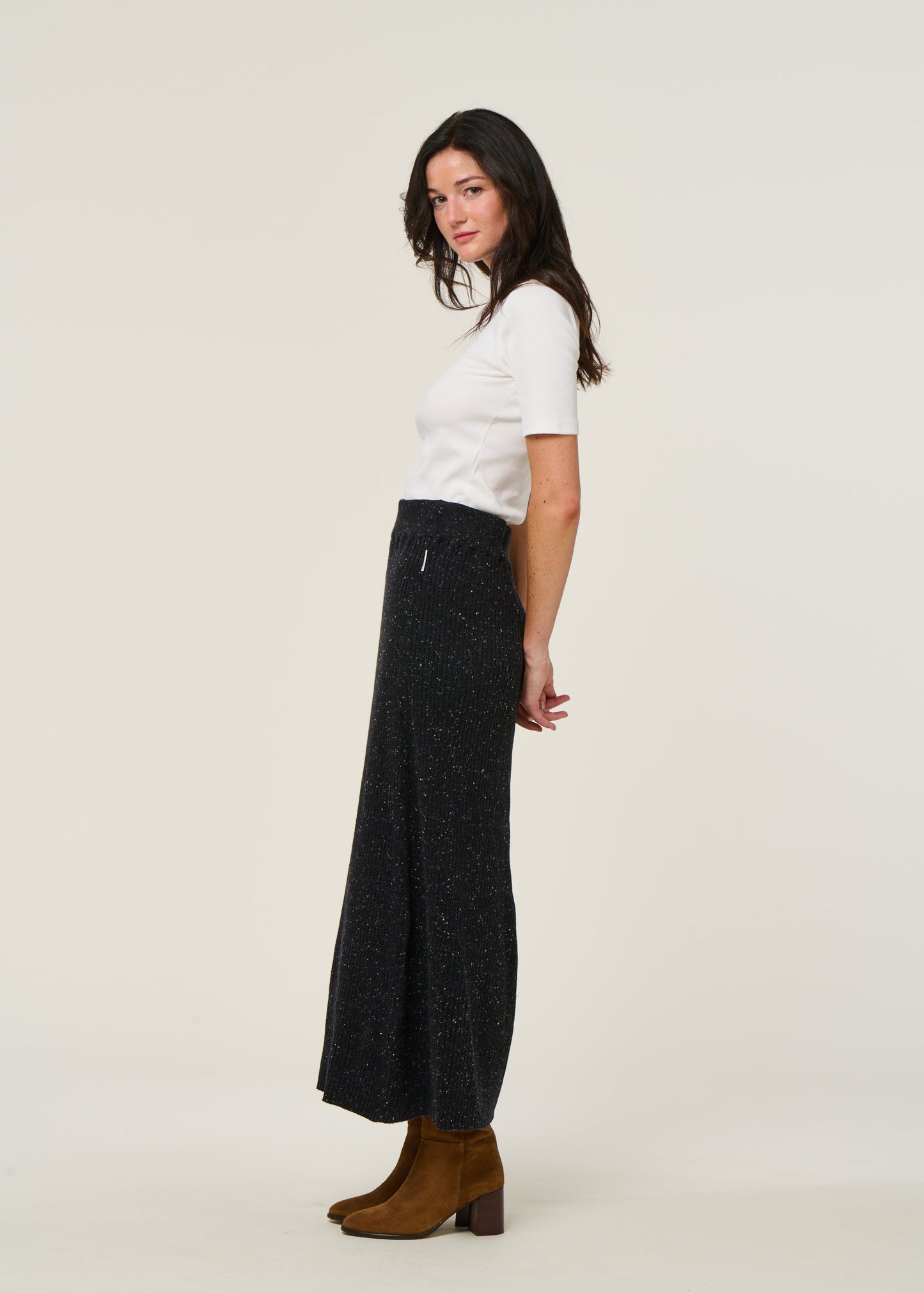 Jupe longue côtelée en coton bio et laine | noir "hanaa tweed - black-oatmilk"