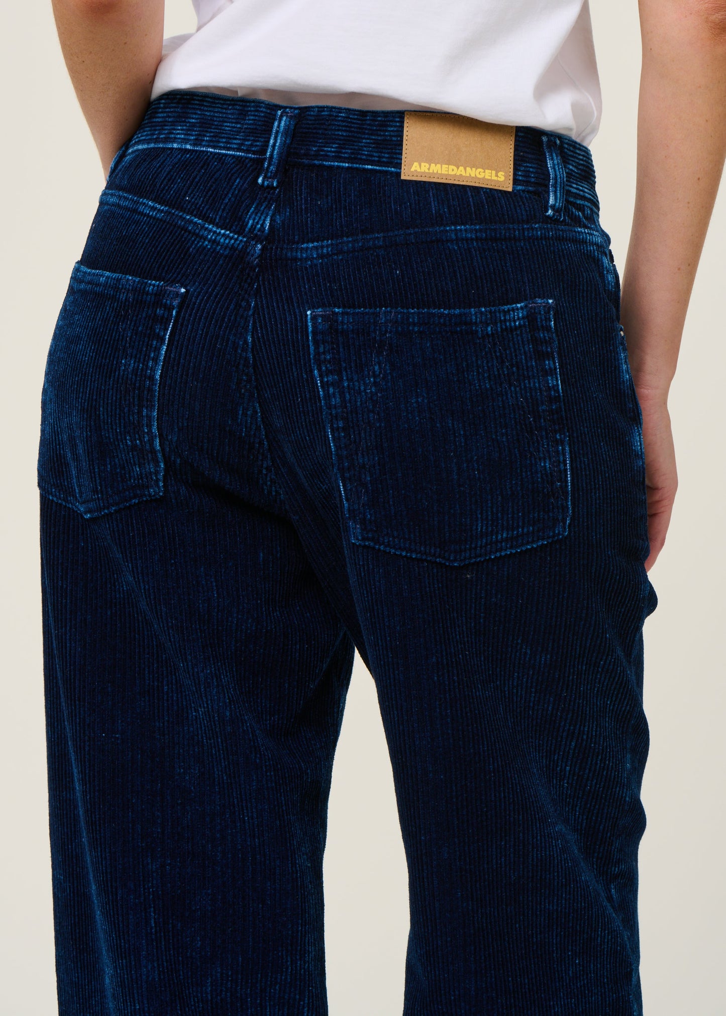Pantalon velours côtelé en coton bio | bleu "haayi indigo cord - indigofera"
