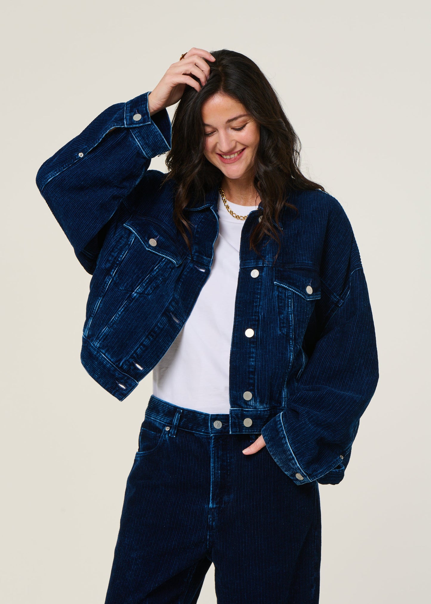 Veste velours côtelé en coton bio | bleu "paasithe indigo cord - indigofera"