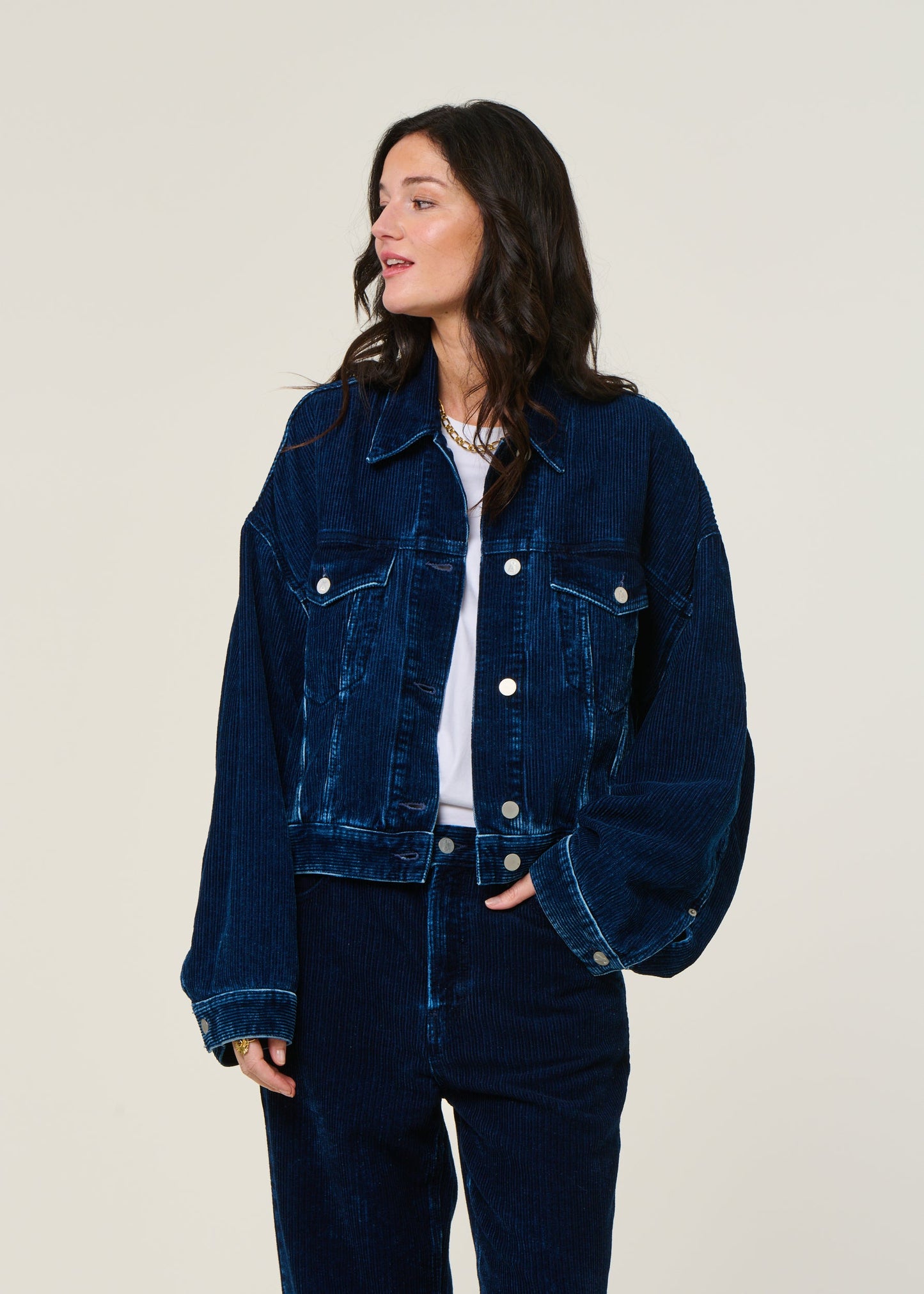 Veste velours côtelé en coton bio | bleu "paasithe indigo cord - indigofera"