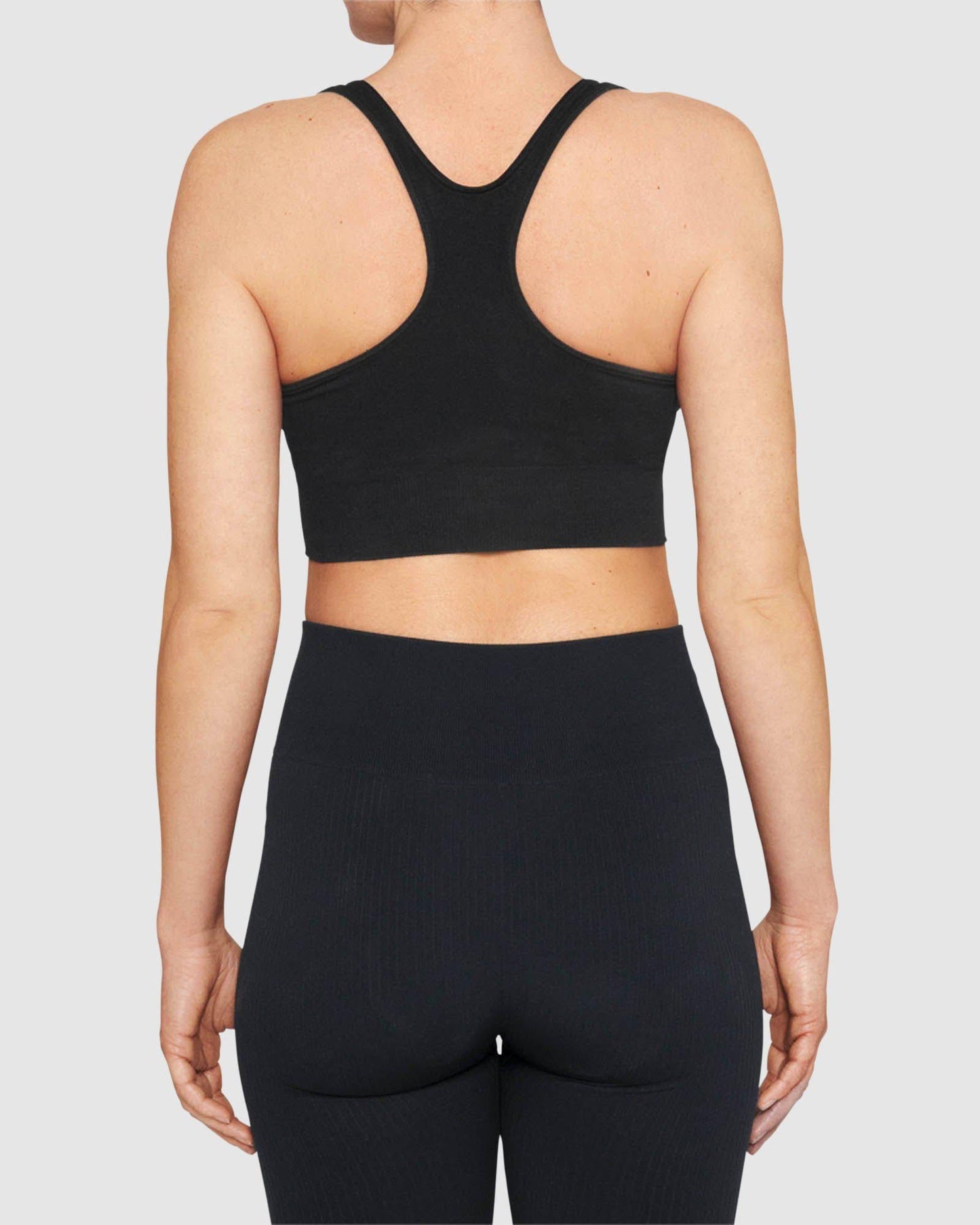Brassière de sport en matière recyclée | noir "wilma soft bra black"