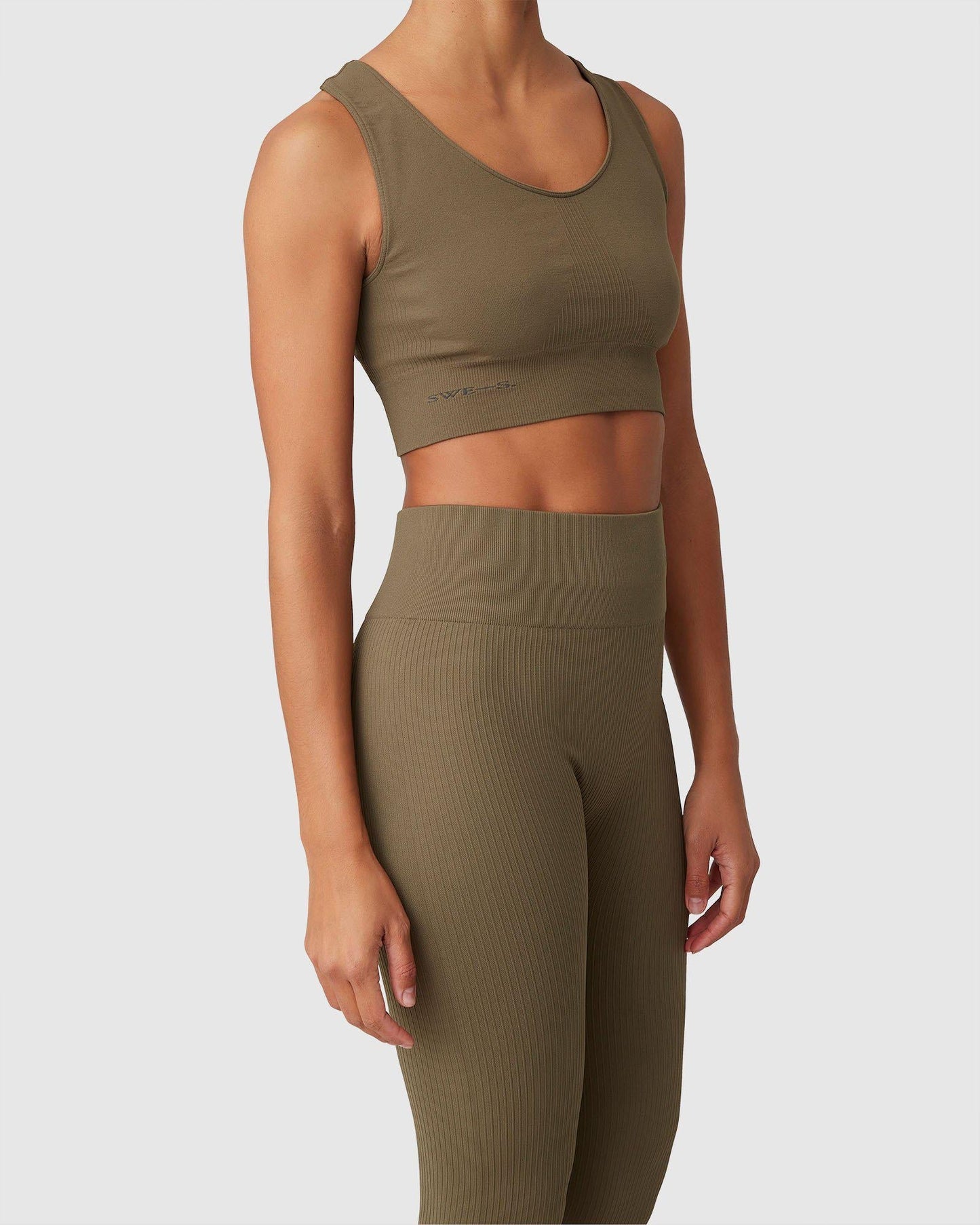Brassière de sport en matière recyclée | kaki "wilma soft bra sage"
