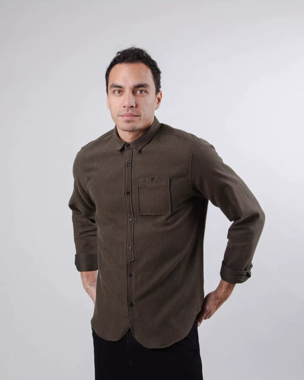 Chemise en flanelle de coton bio | Kaki foncé "two tones regular shirt khaki"