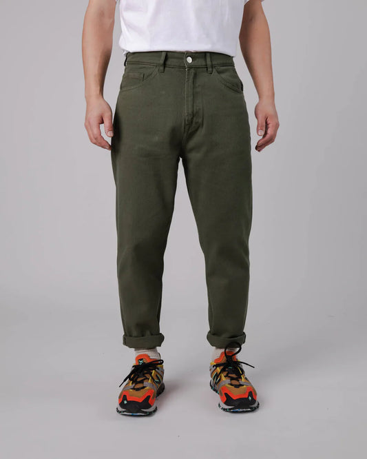 Pantalon fuselé en coton bio | vert foncé "5 pocket pant stone green"