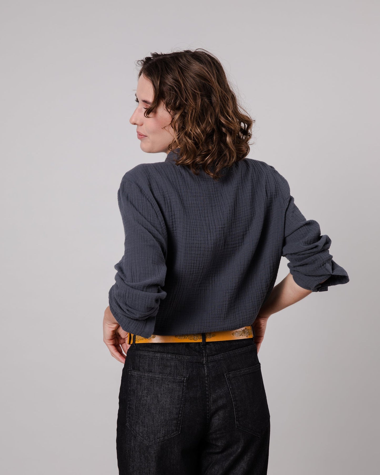 Chemise texturée en coton bio | anthracite "bubble mao regular blouse graphite"