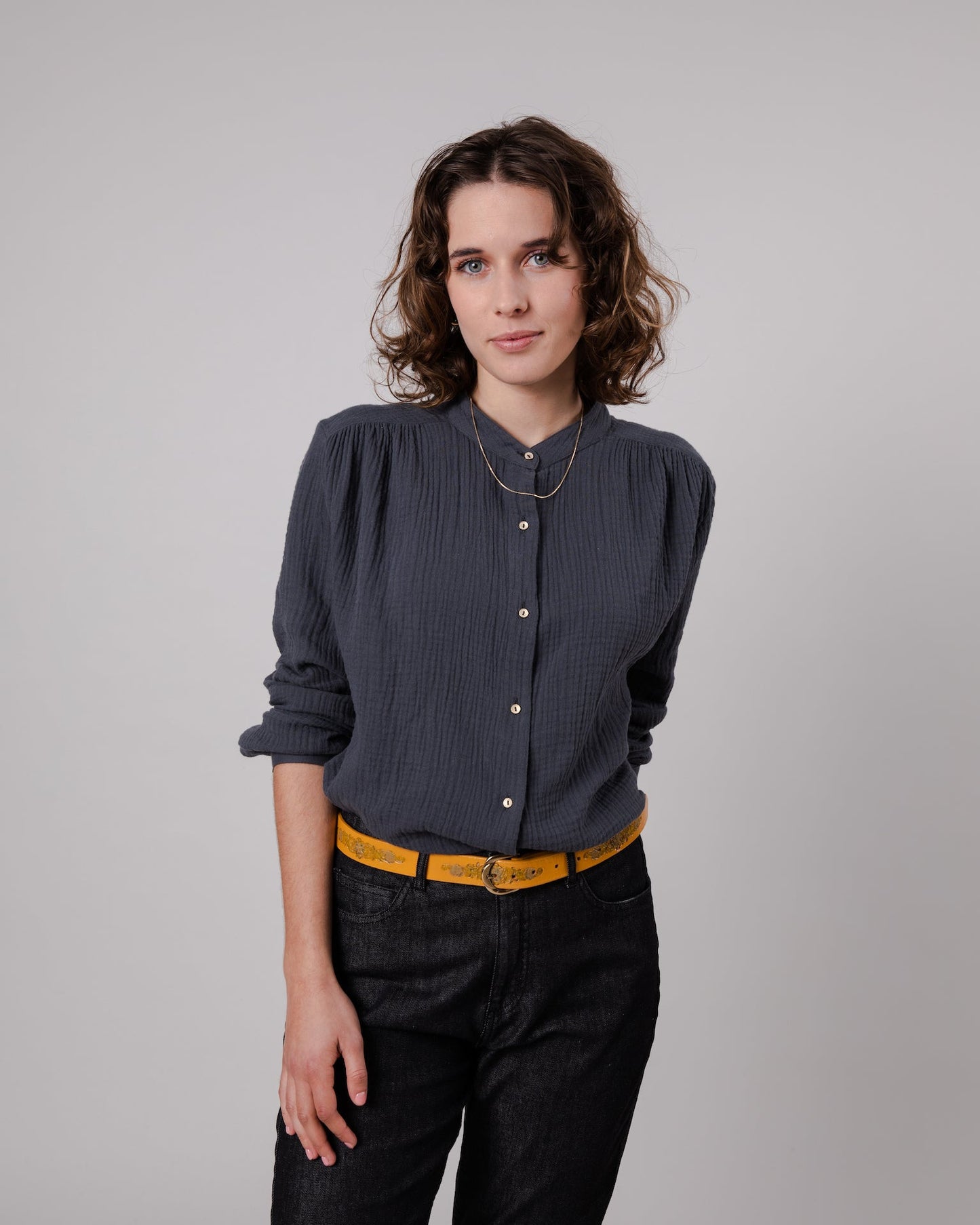 Chemise texturée en coton bio | anthracite "bubble mao regular blouse graphite"