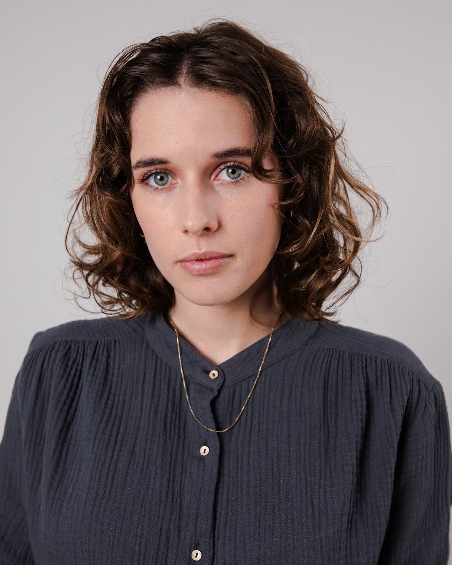 Chemise texturée en coton bio | anthracite "bubble mao regular blouse graphite"