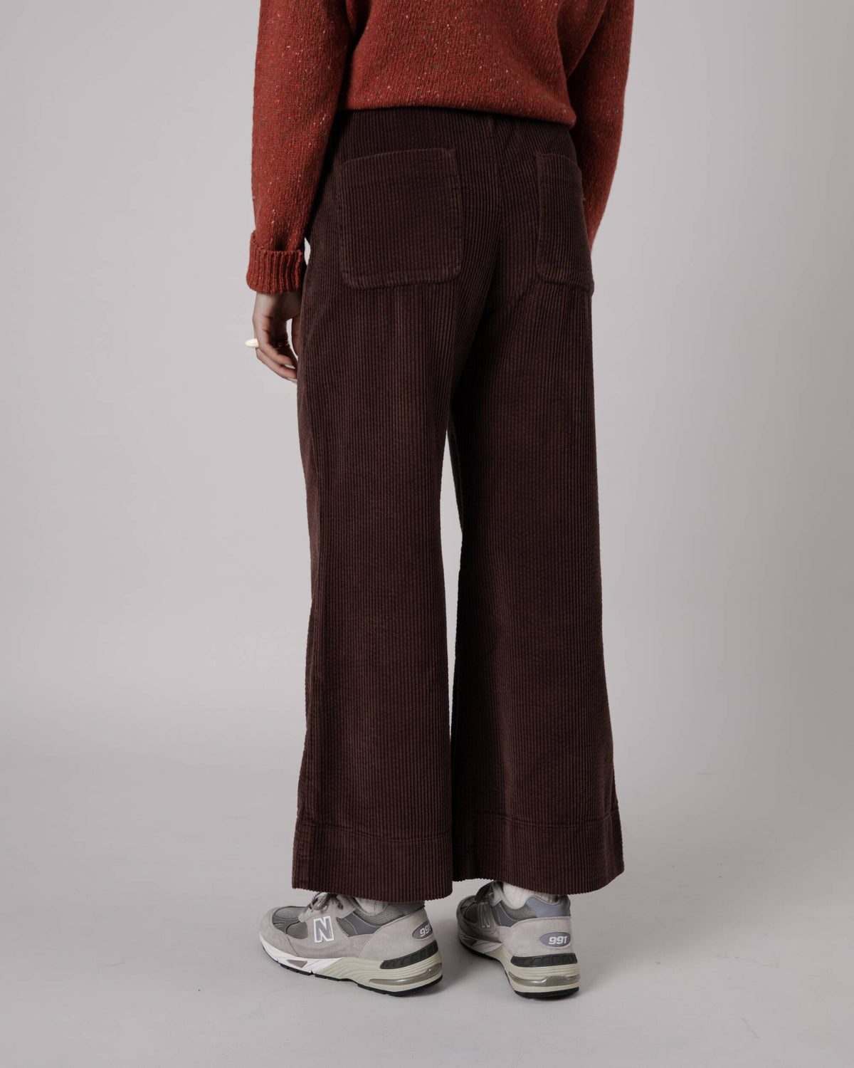 Pantalon évasé en velours côtelé de coton bio | marron "wide leg corduroy pant brown"