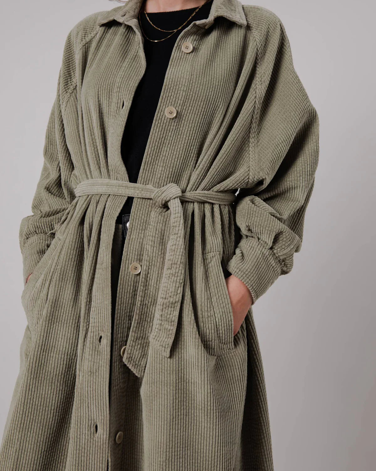Trench velours en coton bio | kaki clair "corduroy jacket pale green"