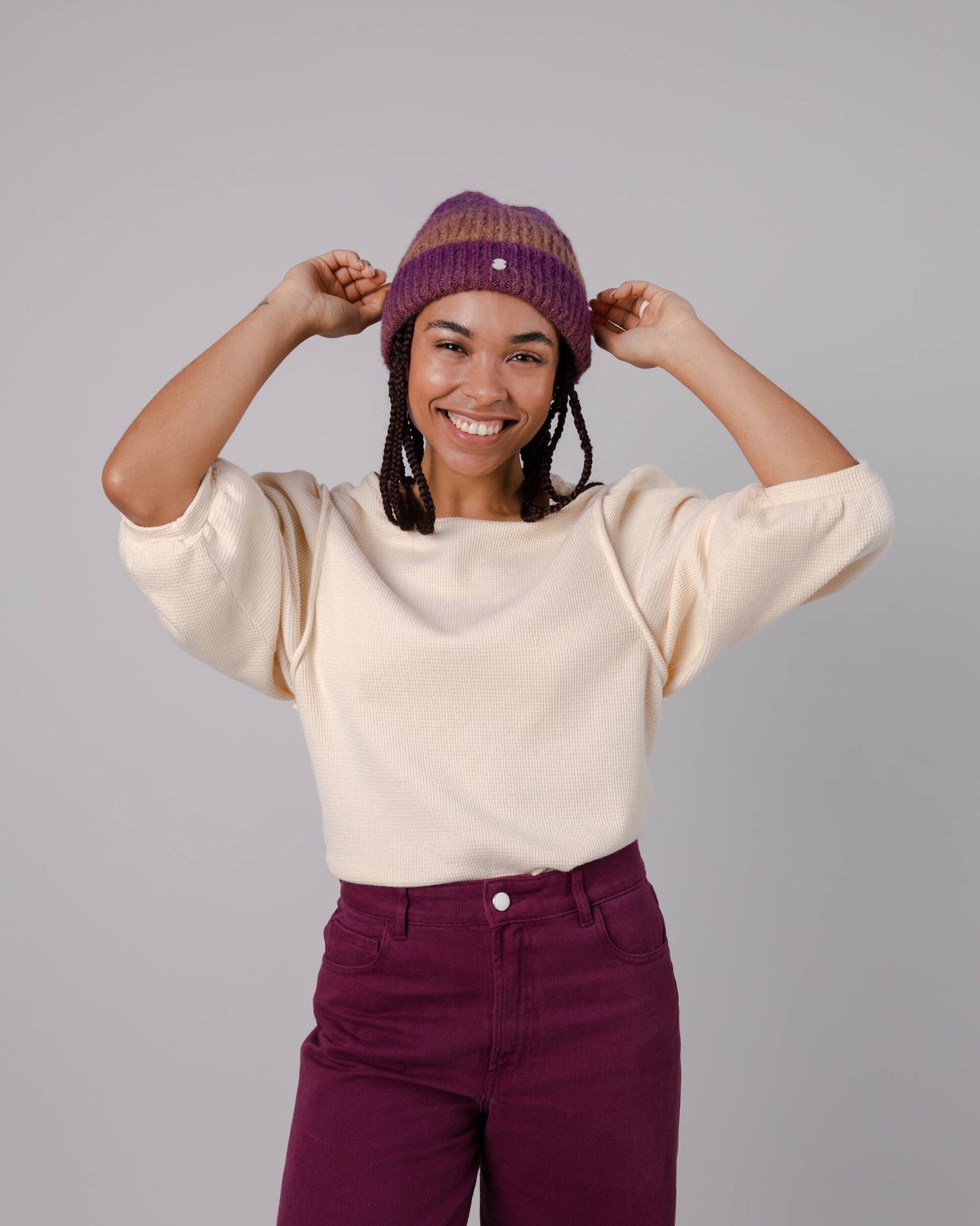 Bonnet en laine recyclée | violet "retro beanie grape"