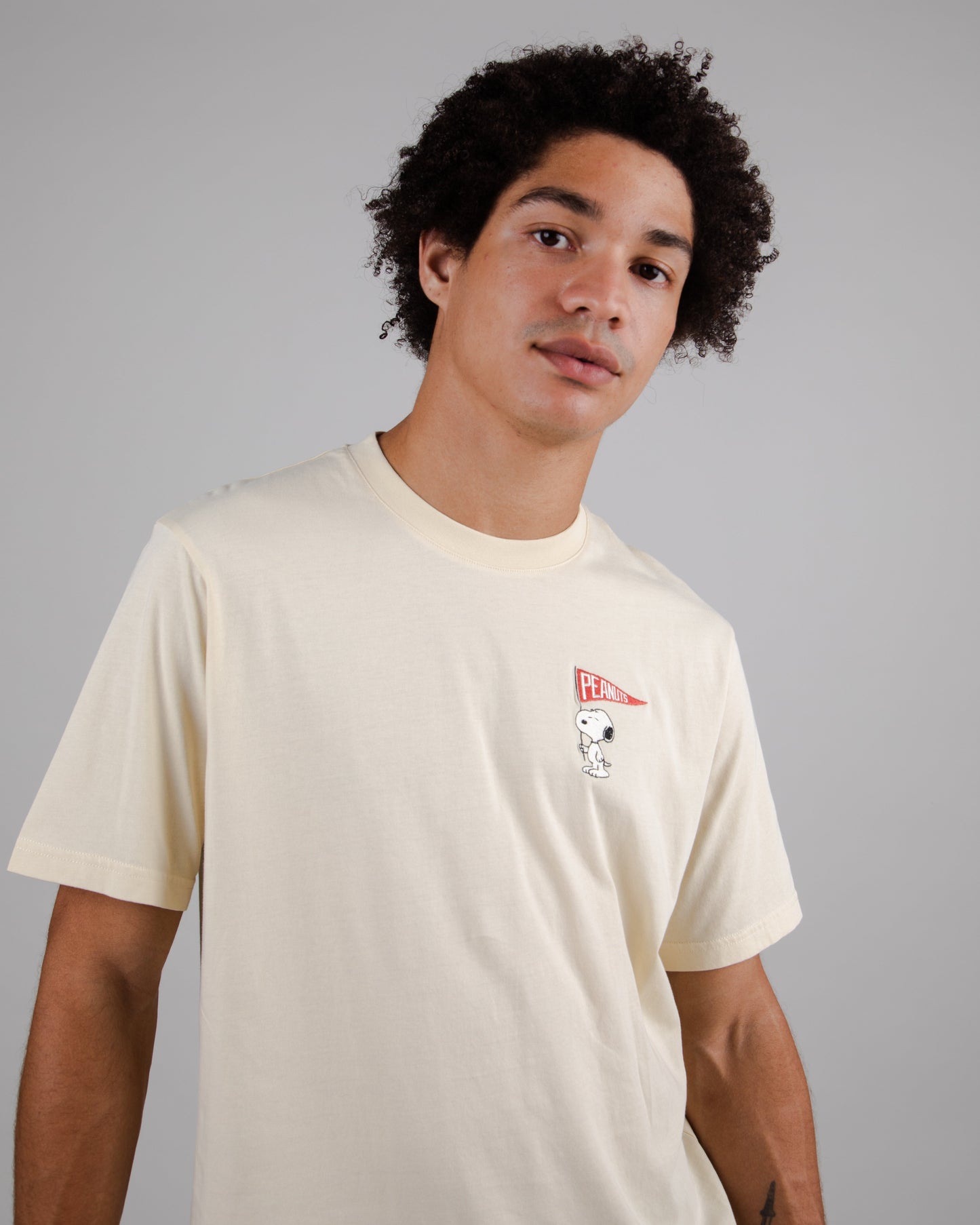T-shirt imprimé en coton bio | jaune "peanuts athletics regular t-shirt sand yellow"