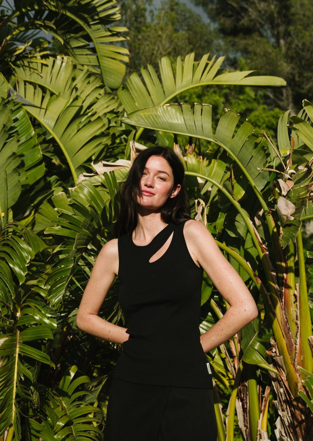 Top ajouré en coton bio | noir "nikaataa black"