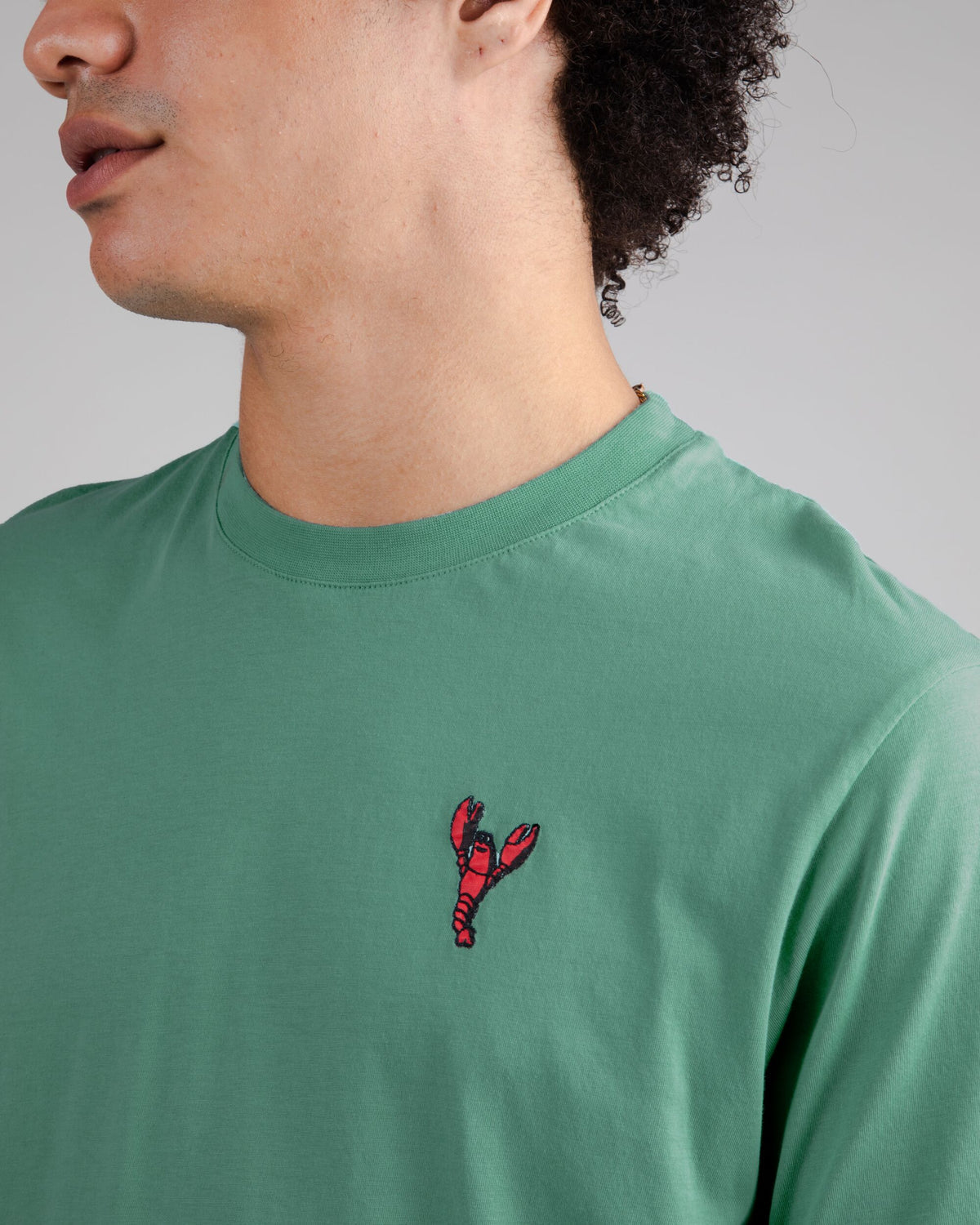 T-shirt brodé en coton bio | bleu "lobster regular t-shirt ocean  blue"