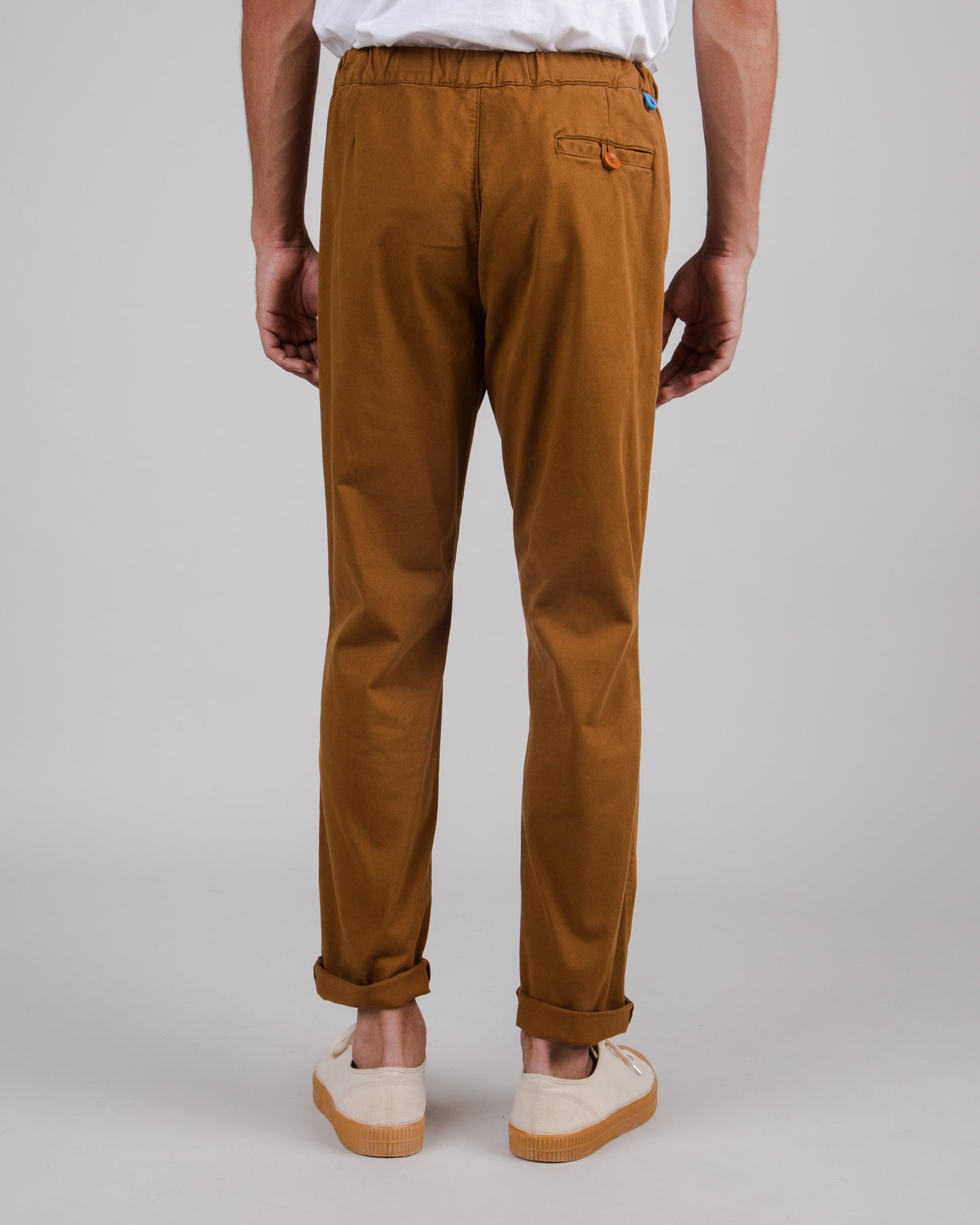 Chino en coton bio | marron "comfort chino wood brown"