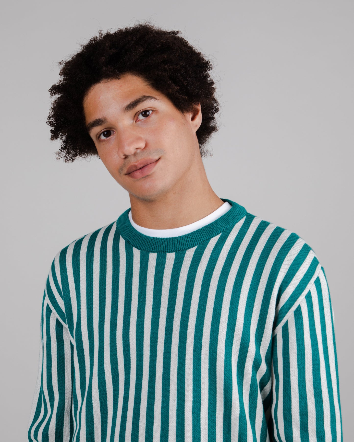 Sweat rayé en coton bio | bleu et blanc "stairs crew neck sweater dark ocean blue"