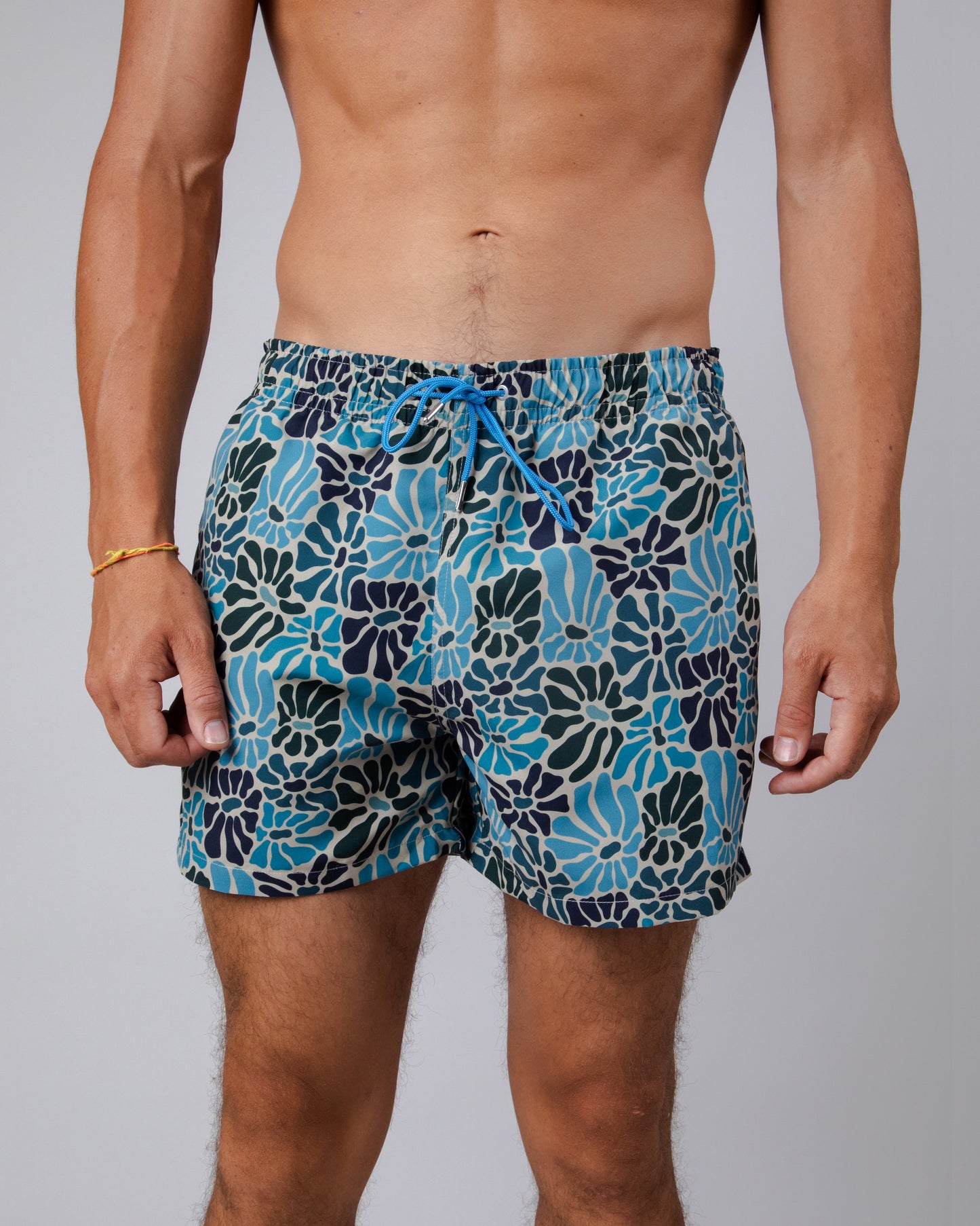 Short de bain en matière recyclée | bleu "spring swimwear beige white"
