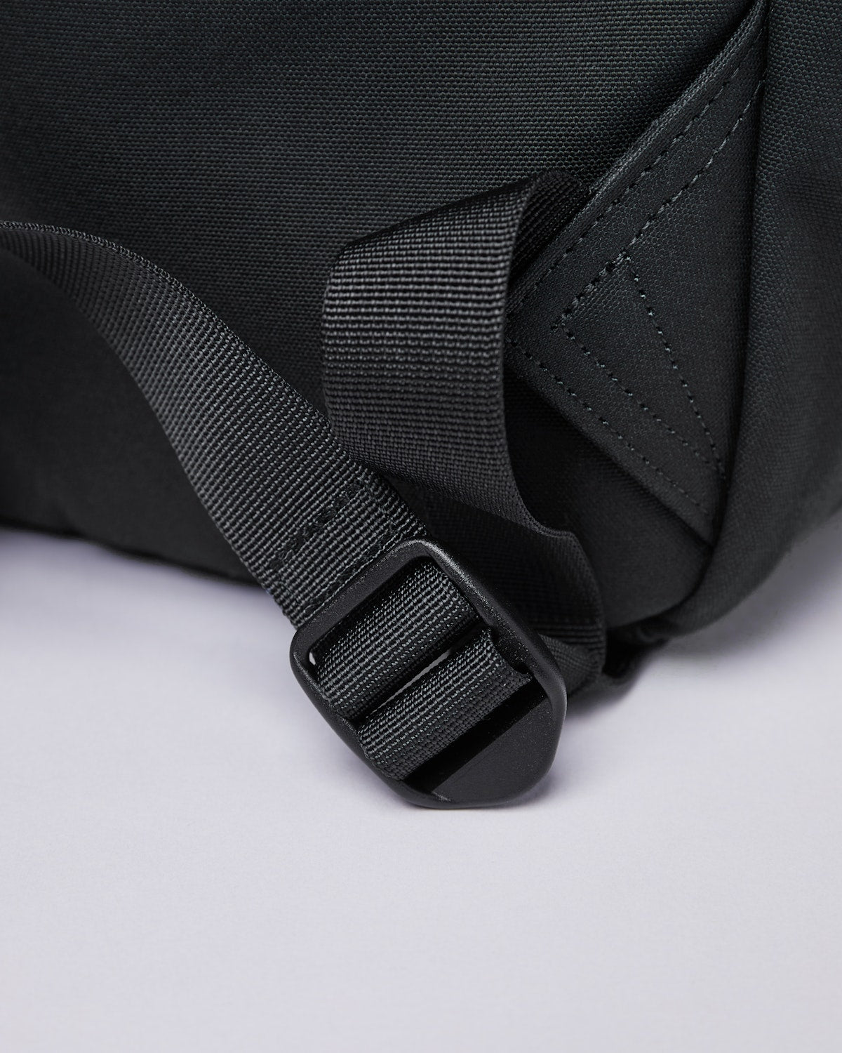 Sac à dos en coton bio et matière recyclée | Noir "knut black"